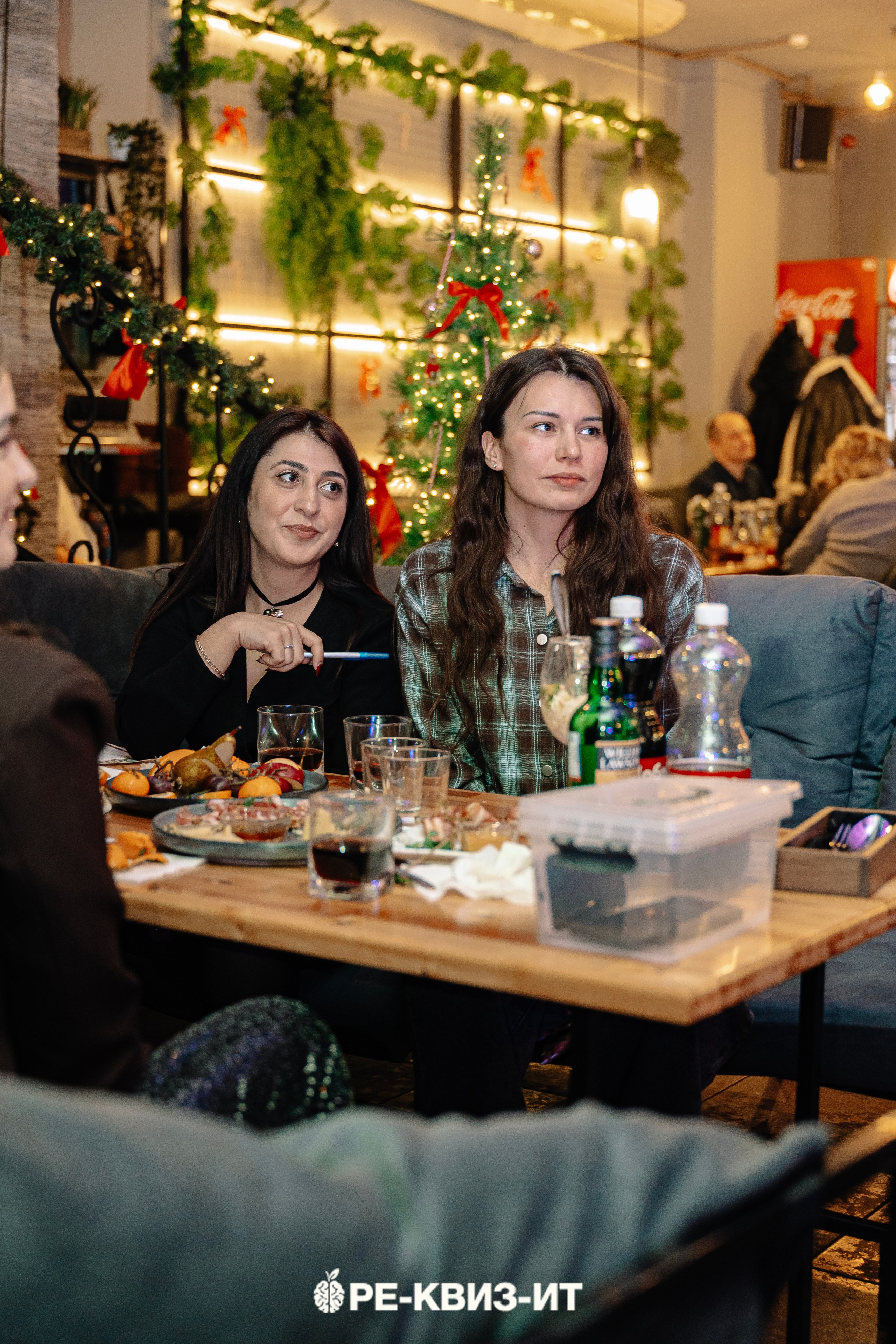 Реквизит — квиз в Зеленодольске и Волжске ZR cafe. Свадебный фотограф в Казани, и Зеленодольске Радик Мухаметов