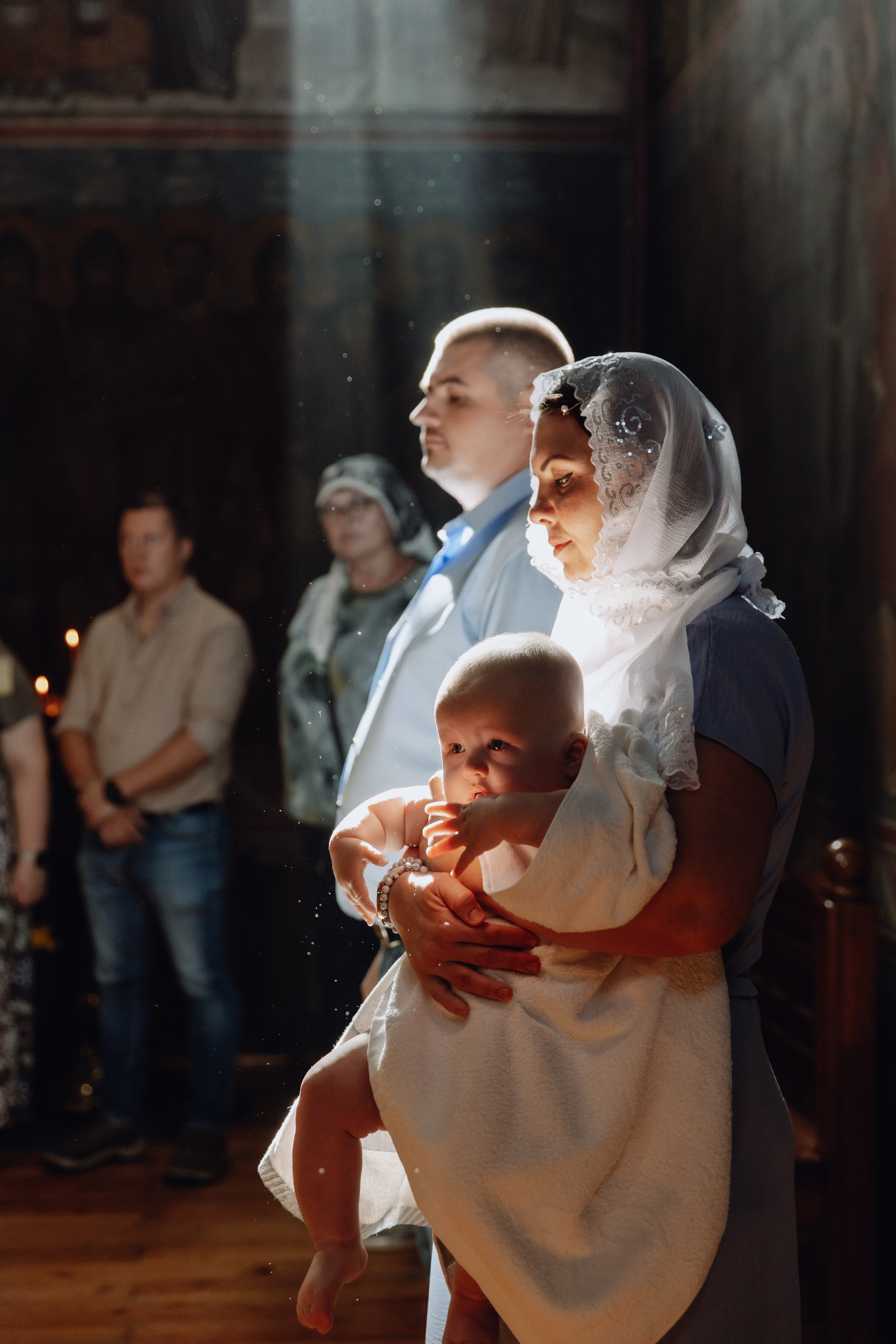 Таинство крещения в Холках. Фотограф Максим Никонов