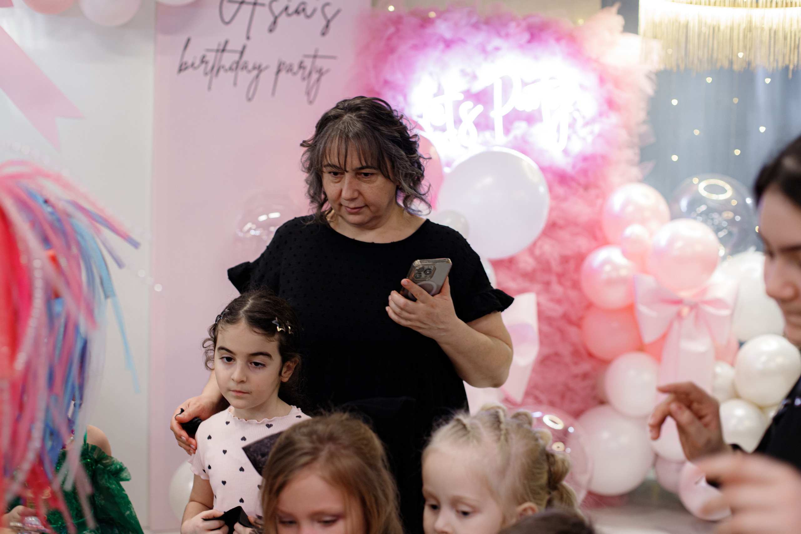 ASIA'S BIRTHDAY PARTY. Photokarish