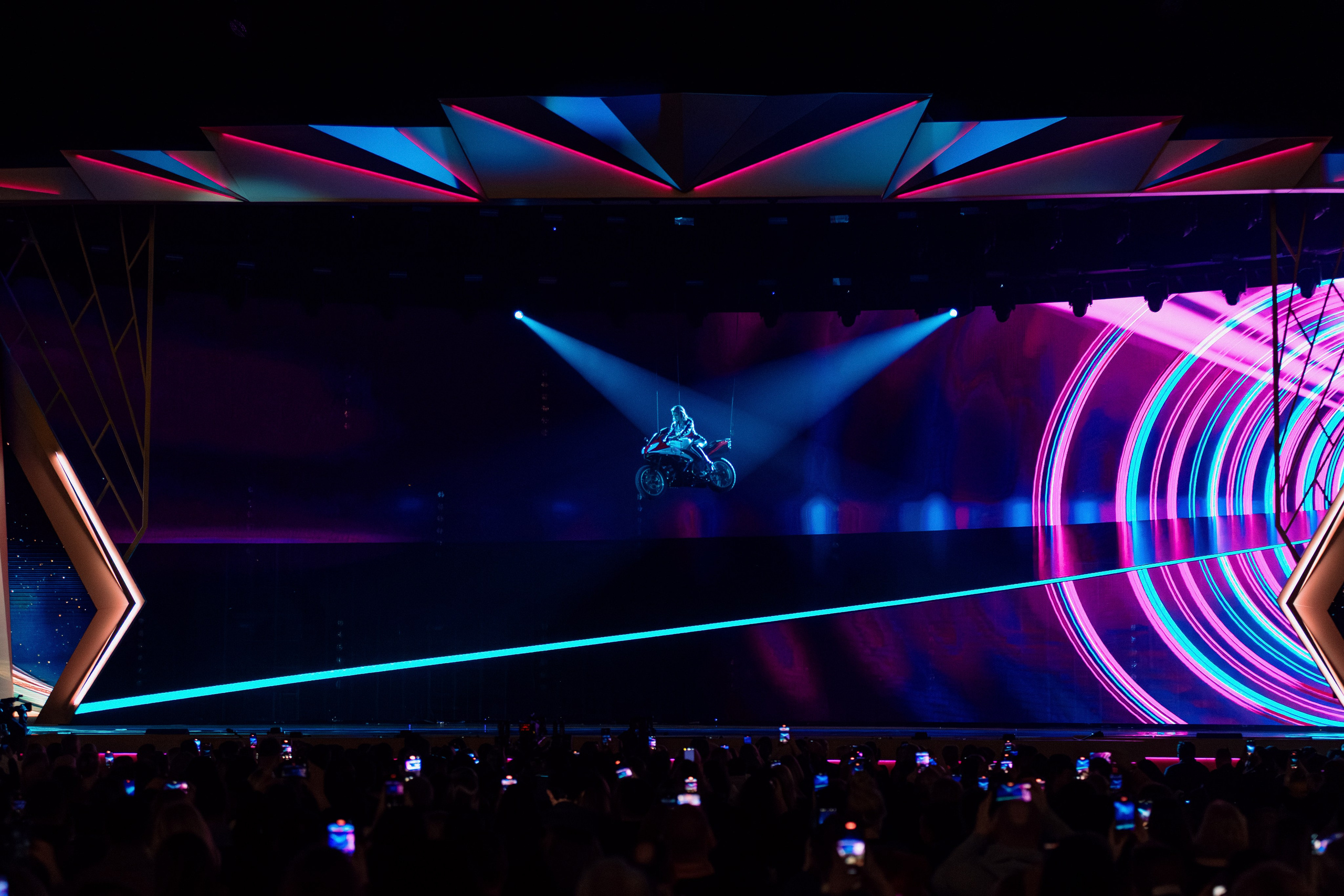 Премия Виктория 2025. Олег Левин — профессиональный концертный и бэкстейдж фотограф в Москве