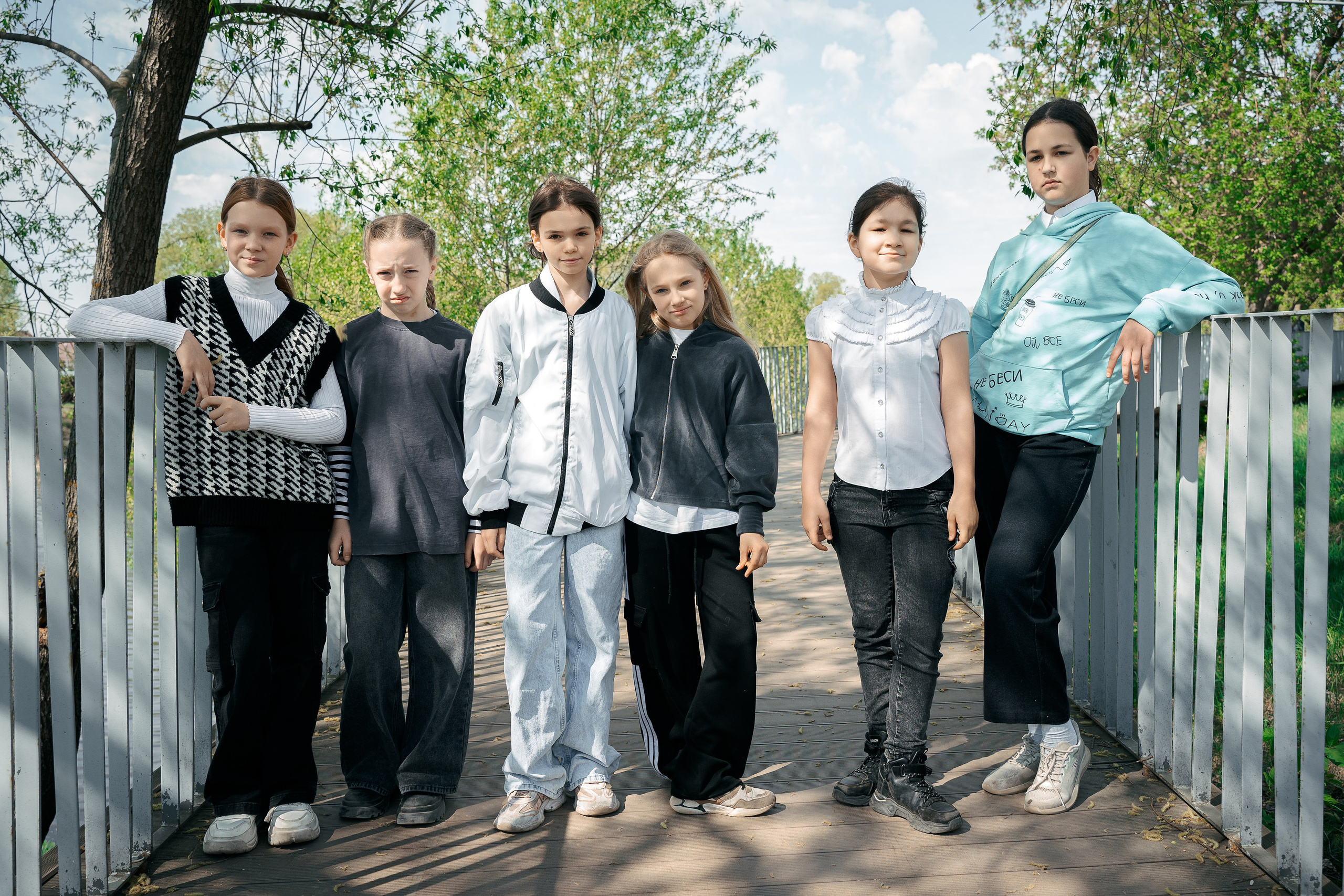 Прогулки в школьном дворе. Фотограф Казакова Анастасия
