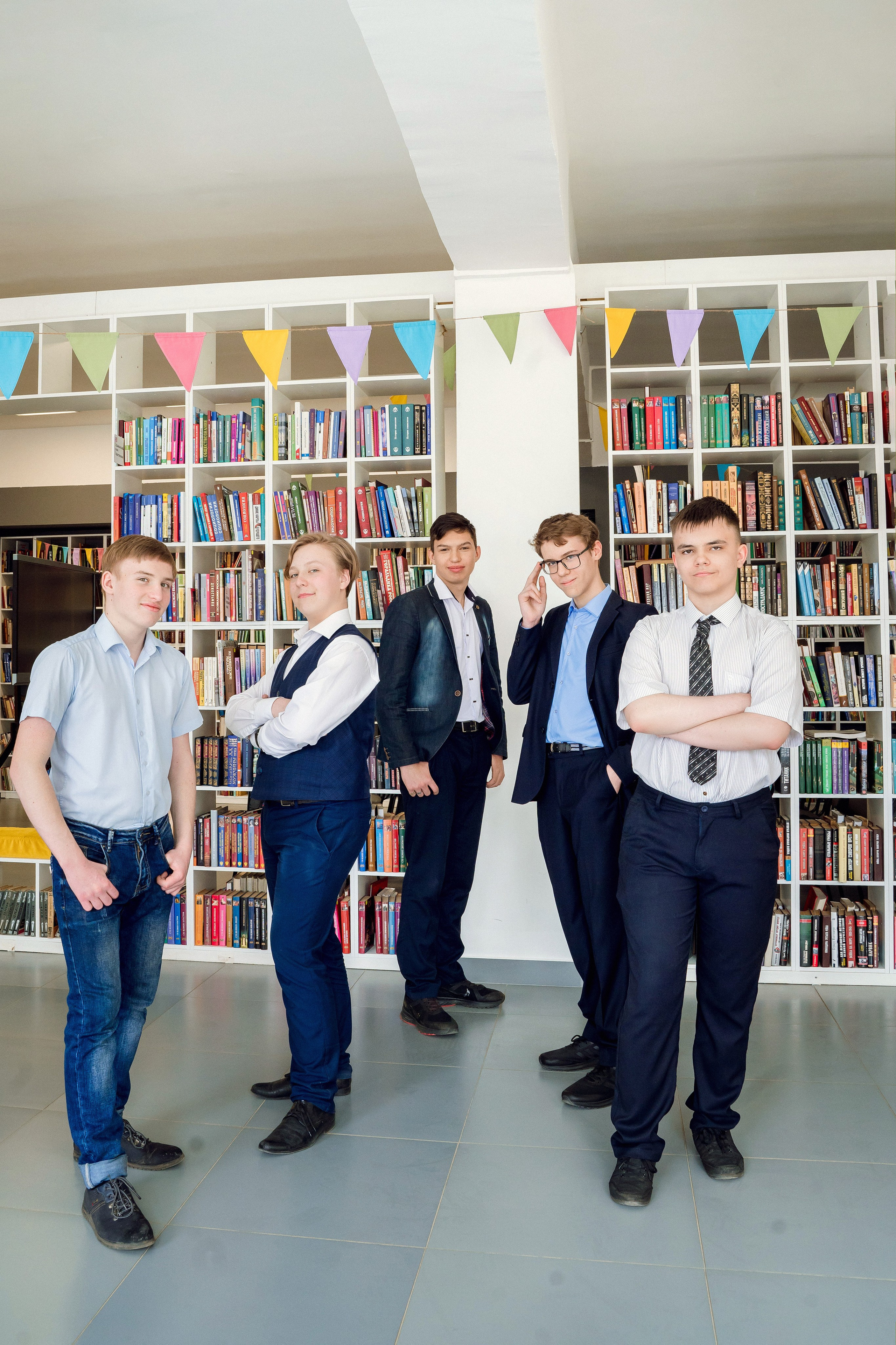 ФОТО СТАРШАЯ ШКОЛА. Выпускные альбомы ДНР, Донецк