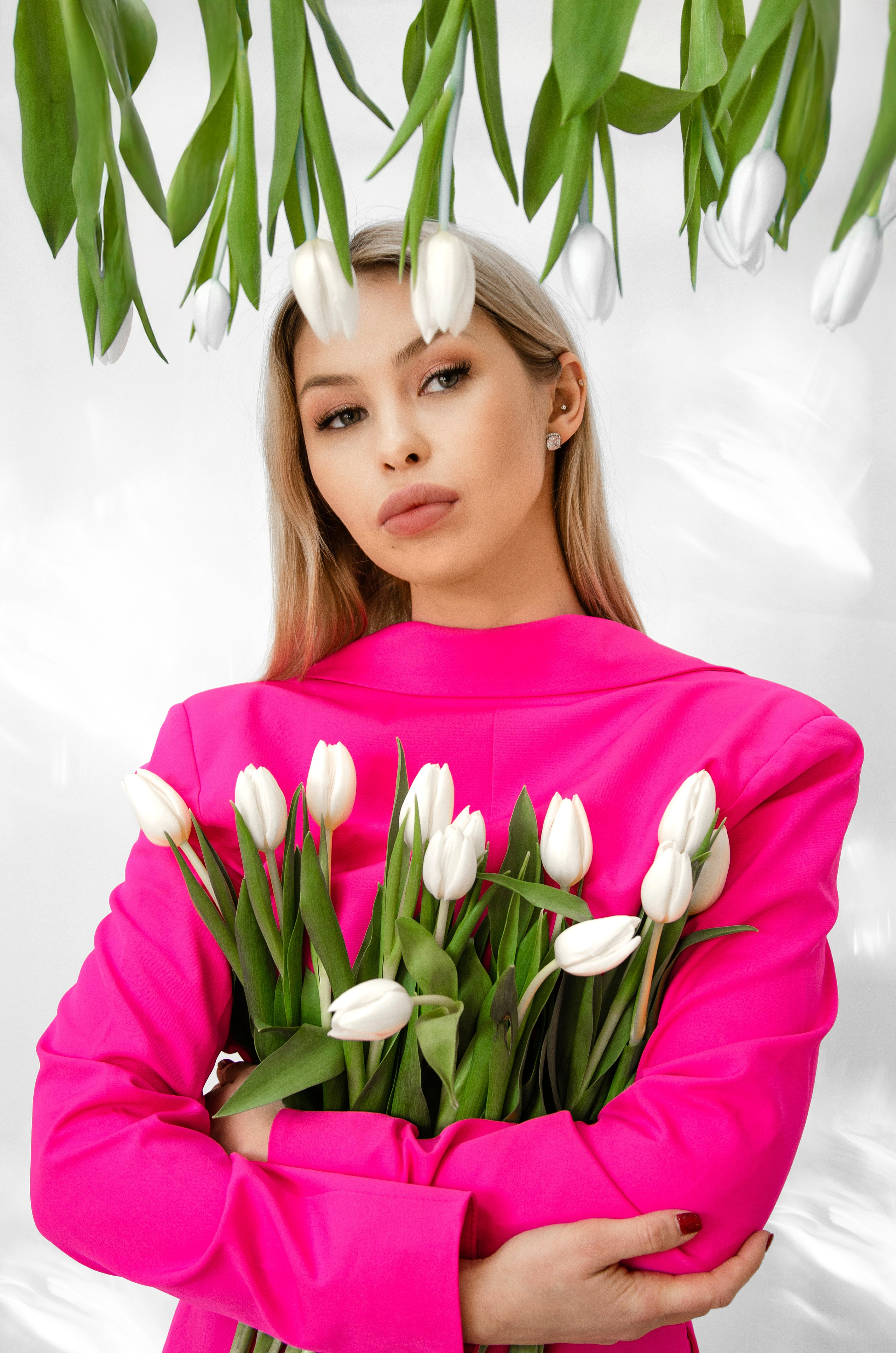 Портретная с тюльпанами. Фотографы в Тюмени Андрей и Лидия Войвод