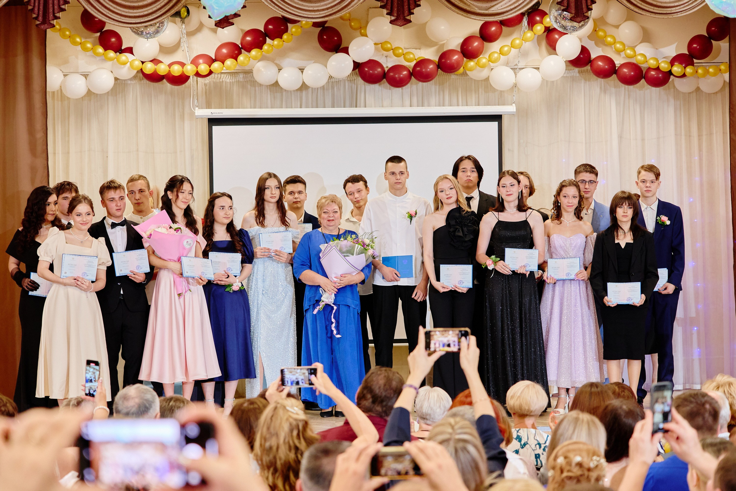 Выпускной 35 Сош. Фотограф Выпускные альбомы Таганрог Сергей Коробченко