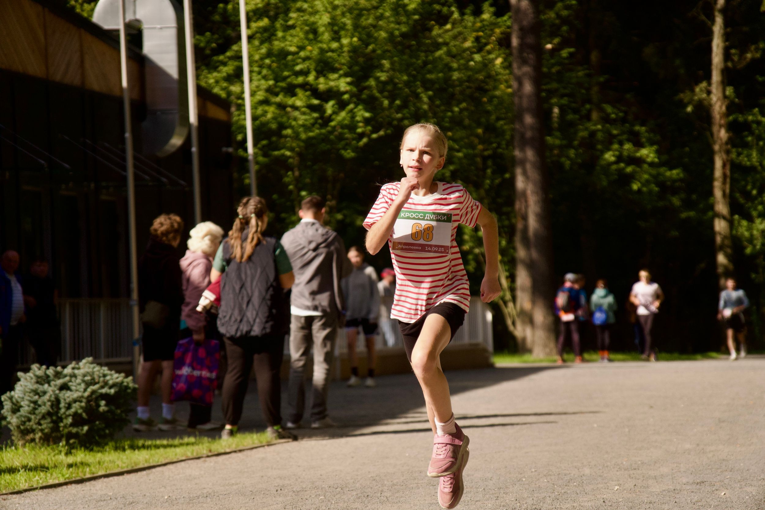 Забег в парке «Дубки». Кафе «БЕЛКА НАШЕПТАЛА». Ну оооочень концептуальное кафе