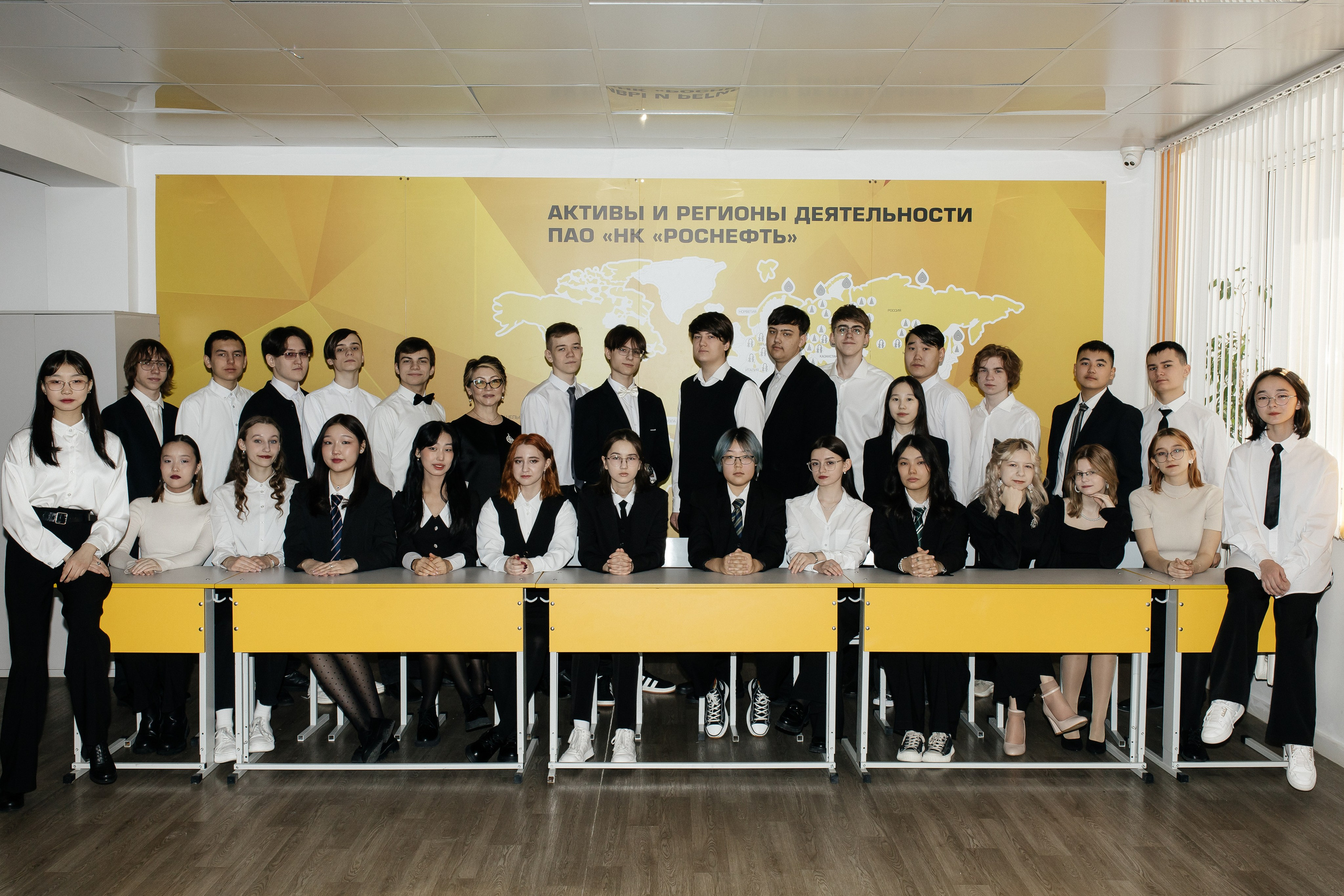 Старшая школа. Литовкина Анастасия фотограф, выпускные альбомы г. Мирный