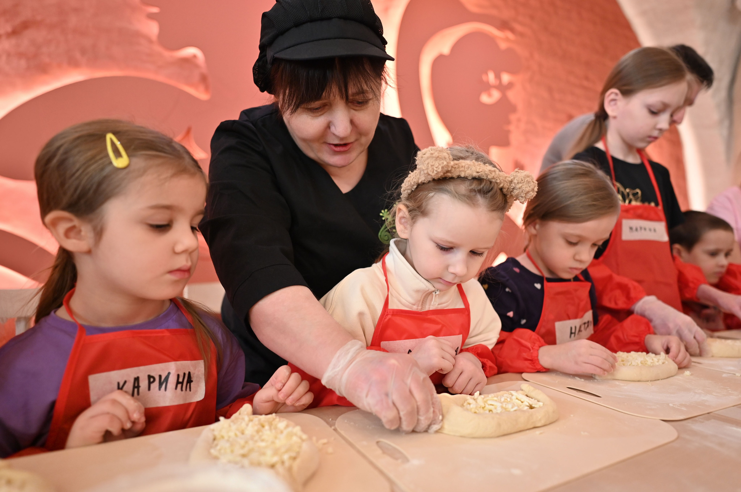 Детский мастеркласс в ресторане. ZDARONOKIA Репортажный фотограф