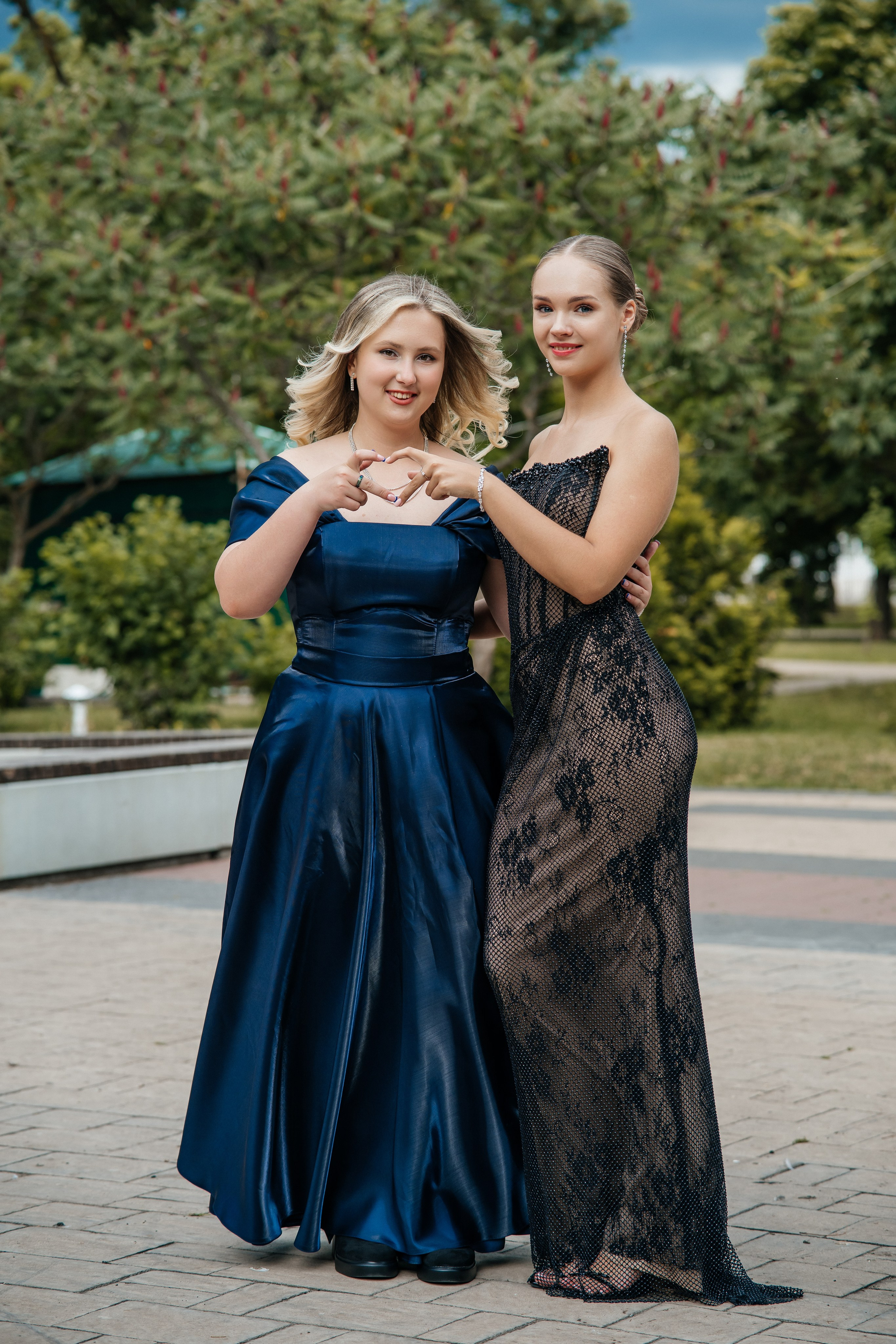 Медалисты. Школьный фотограф в Валуйках. Фотосессии для выпускников и изготовление выпускных альбомов в городе Валуйки и в Белгородской области