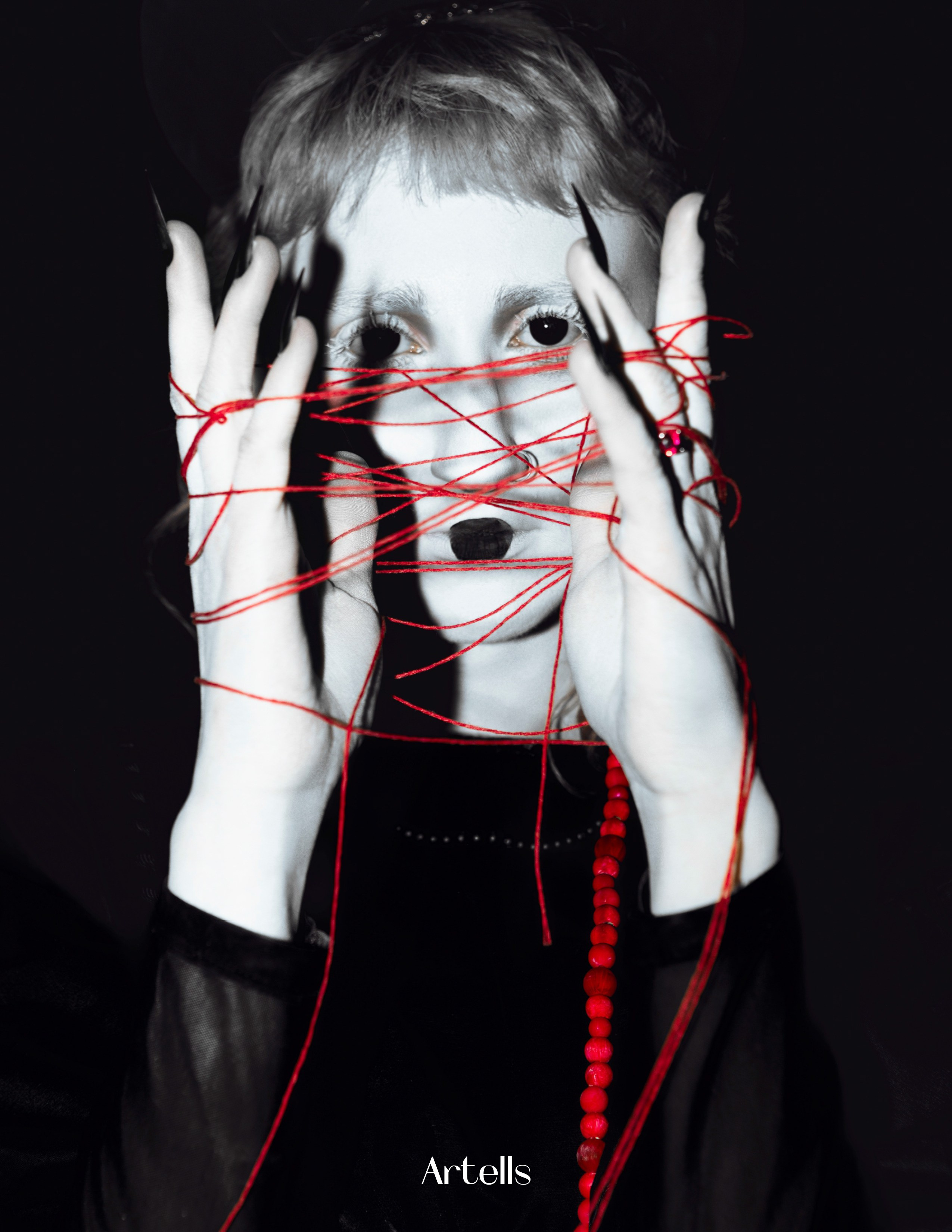 Костюмированный арт-портрет в студии Москвы. Образ в стиле фэнтези с детальной проработкой характера и света.