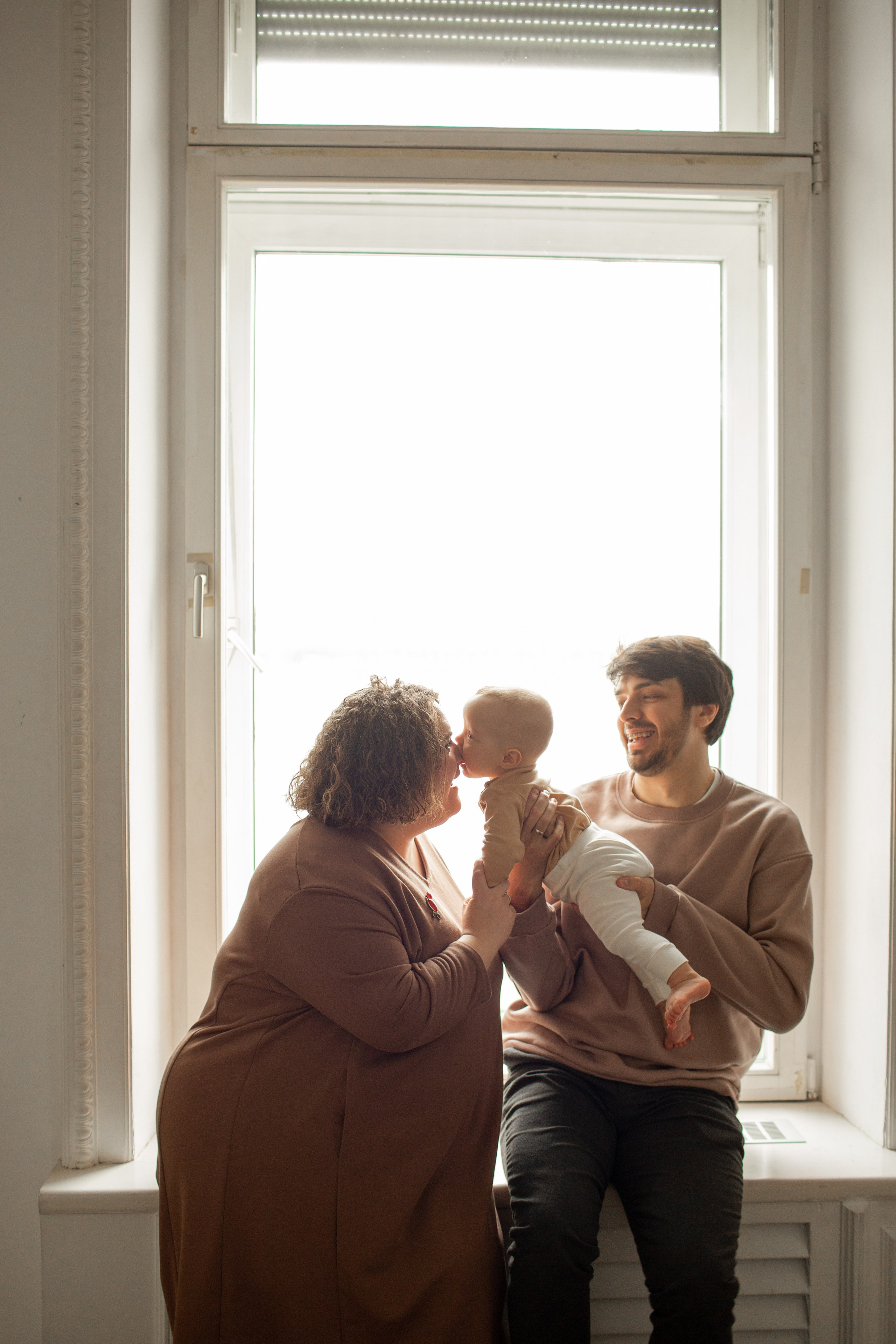 Бежевая семейная фотосессия.