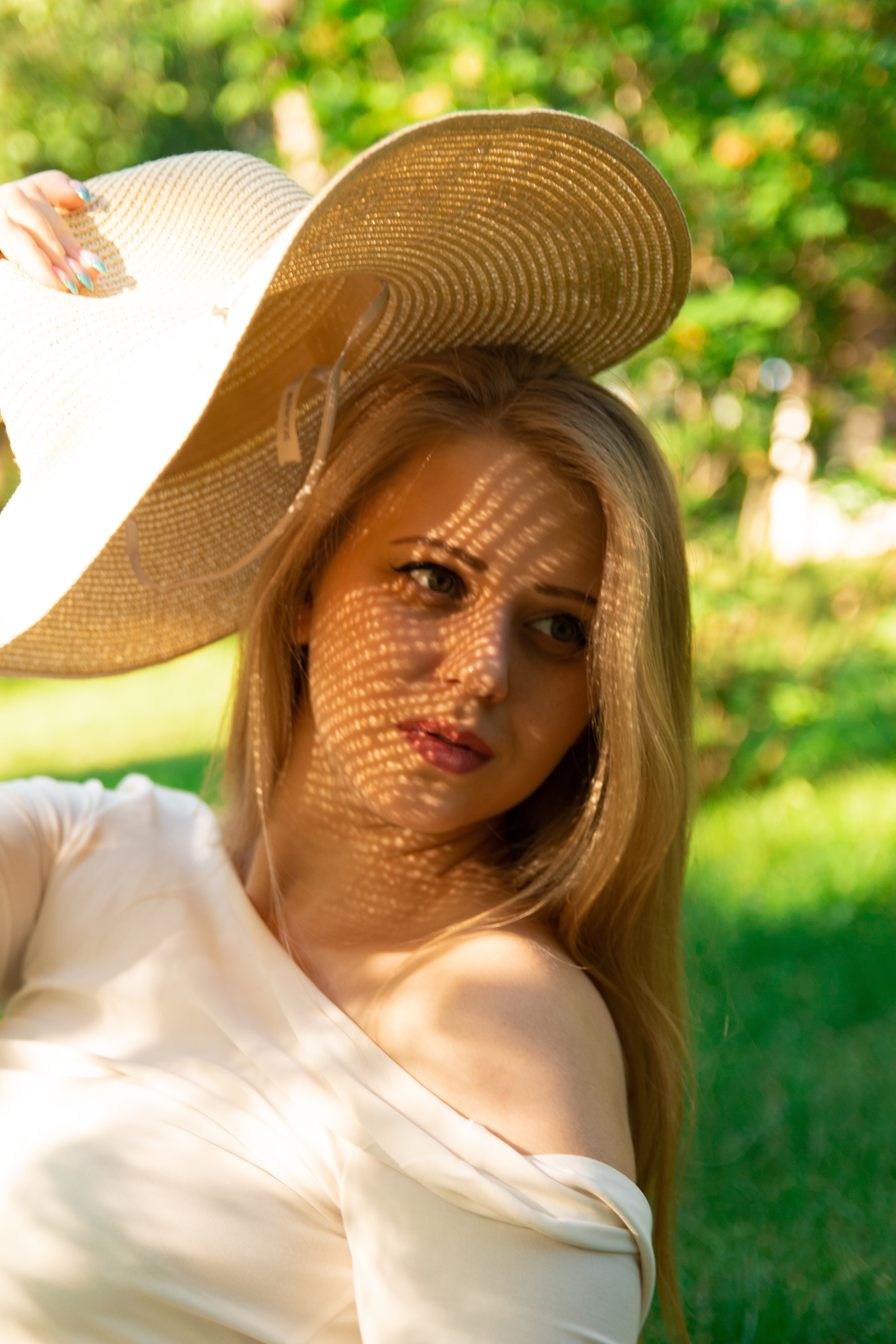 Беременная фотосессия на природе. Мастерская кадра. Фотограф в Санкт-Петербурге Байкова Ангелина