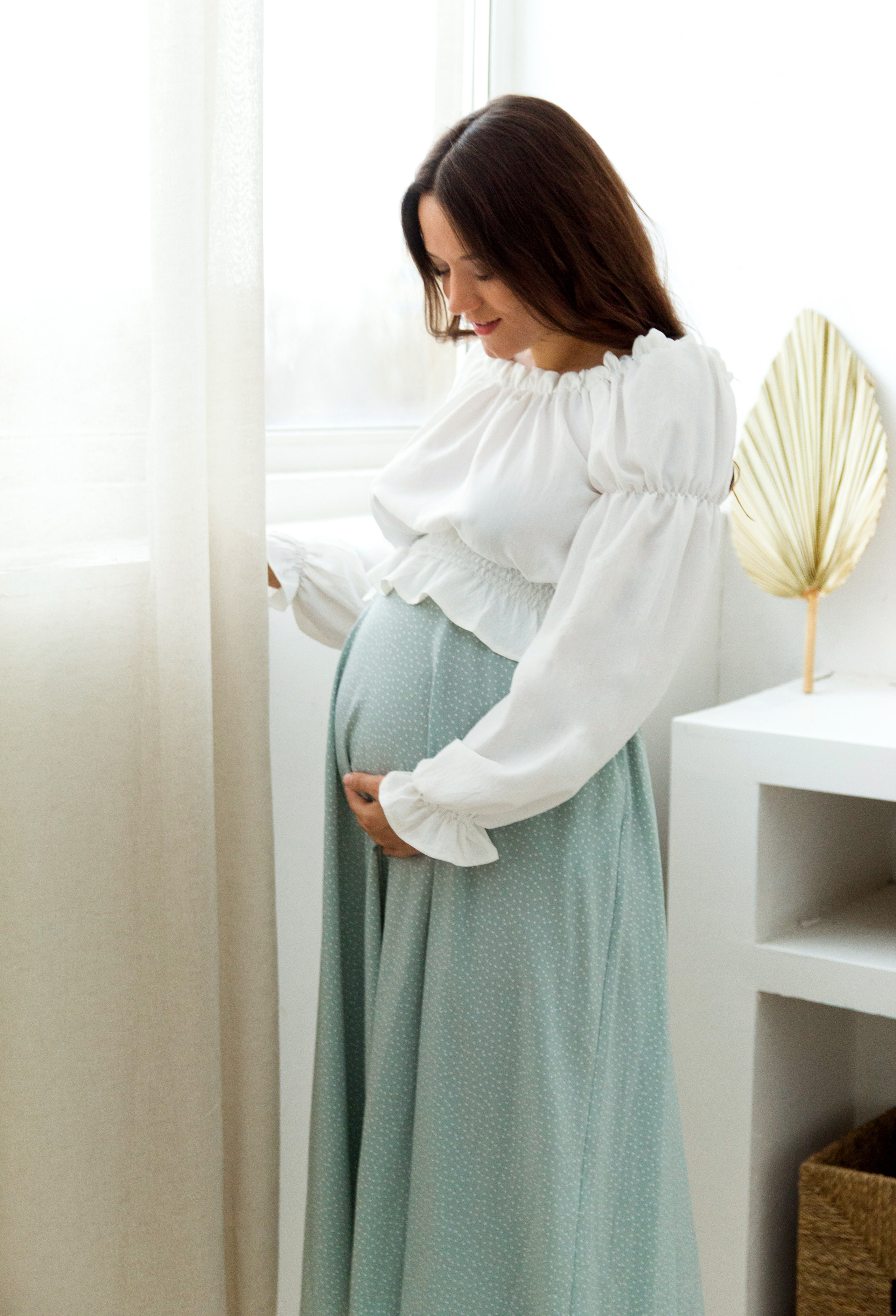 Беременная фотосессия в студии. Мастерская кадра. Фотограф в Санкт-Петербурге Байкова Ангелина