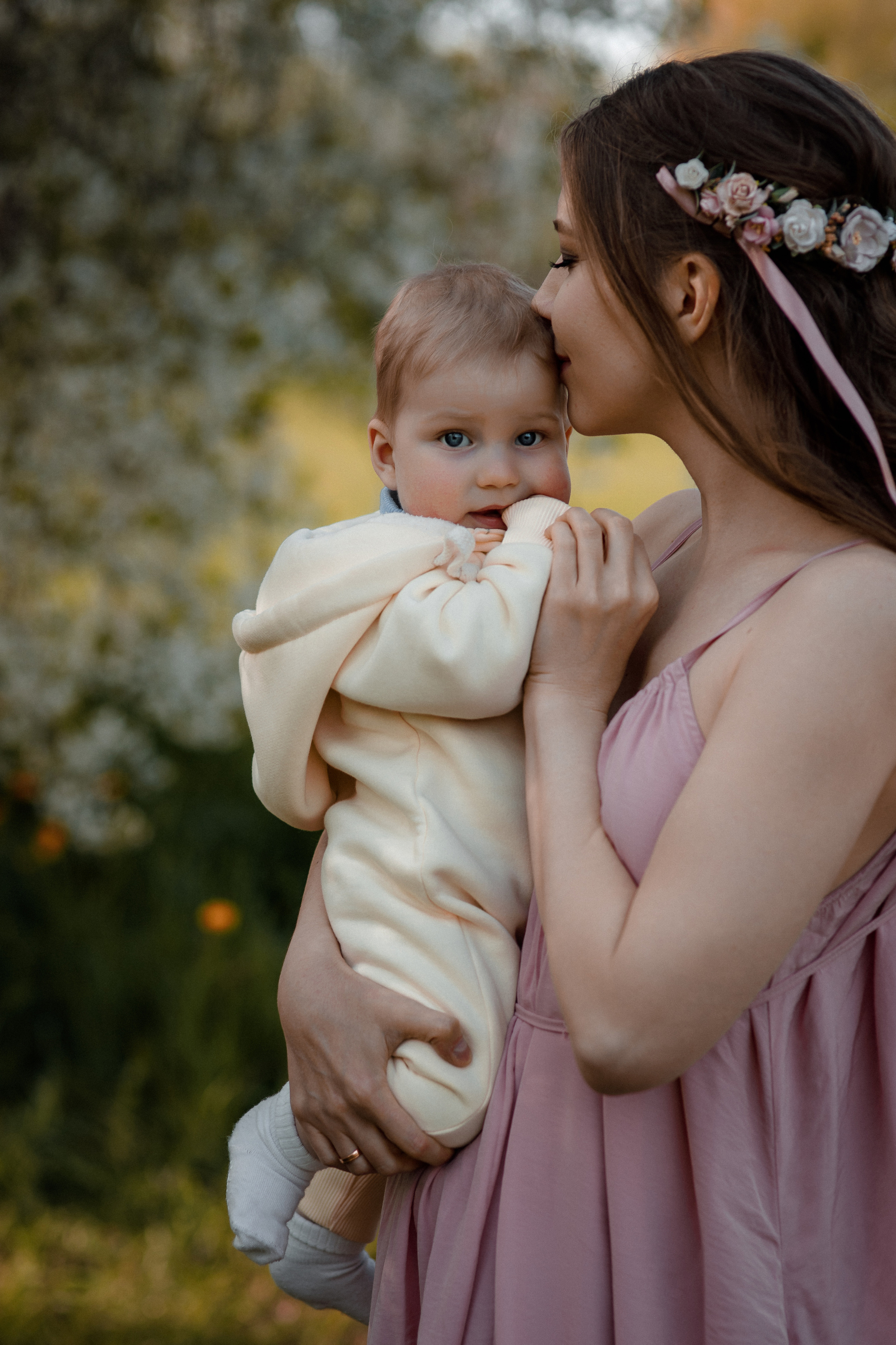 «Мадонна» в цветущих садах