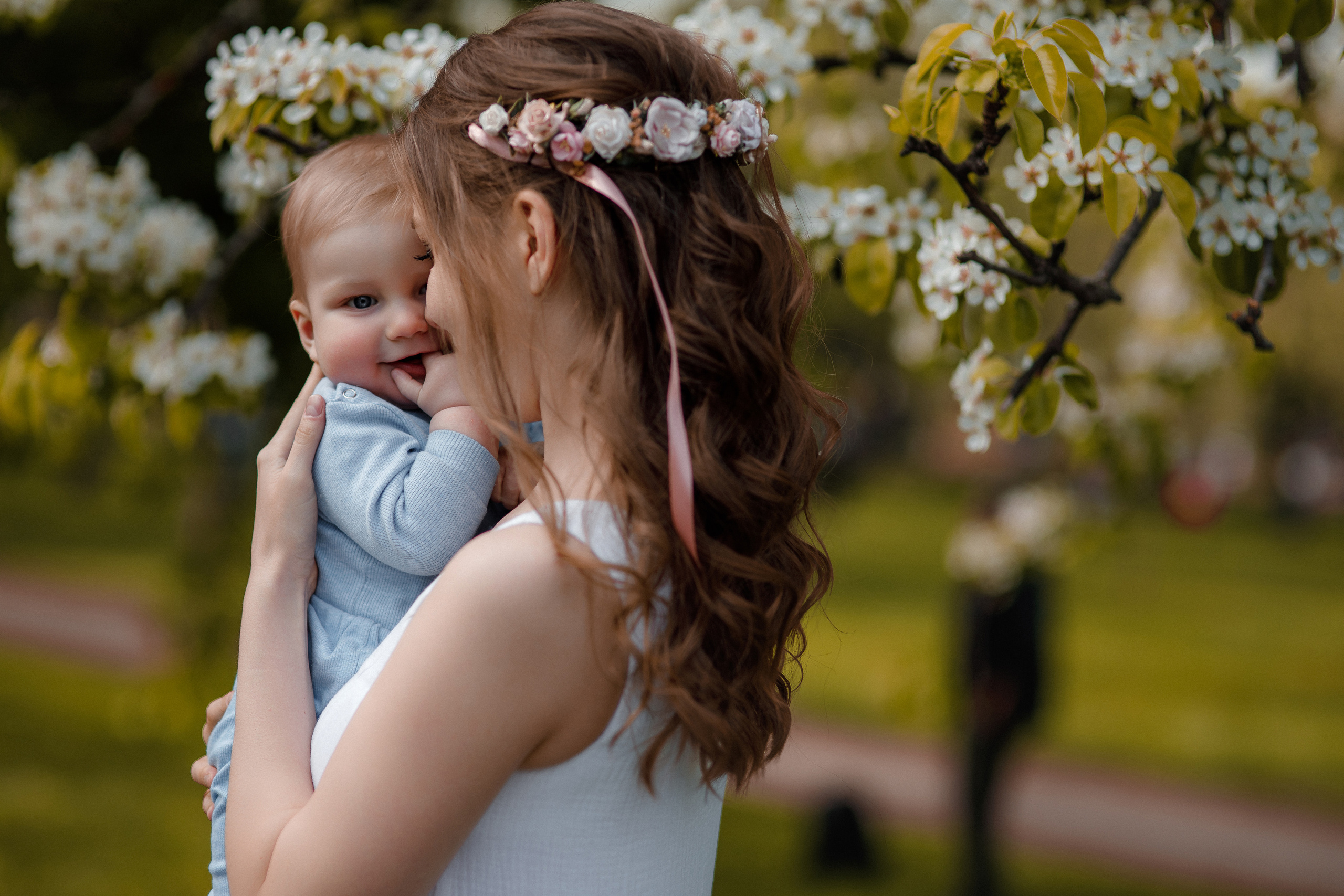 «Мадонна» в цветущих садах