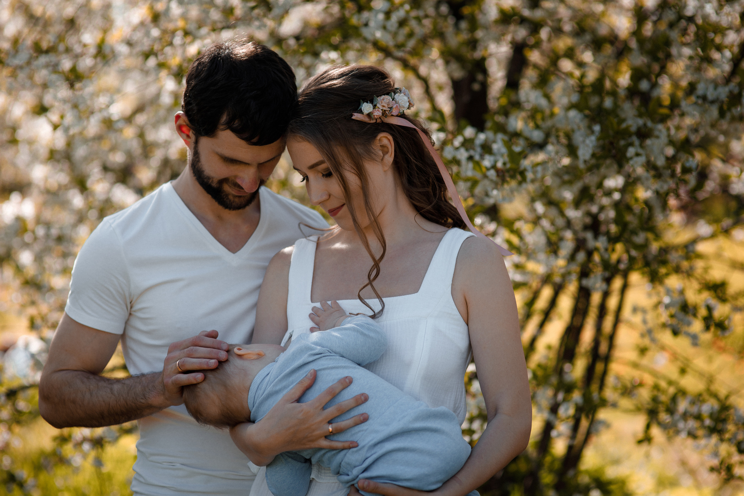 «Мадонна» в цветущих садах