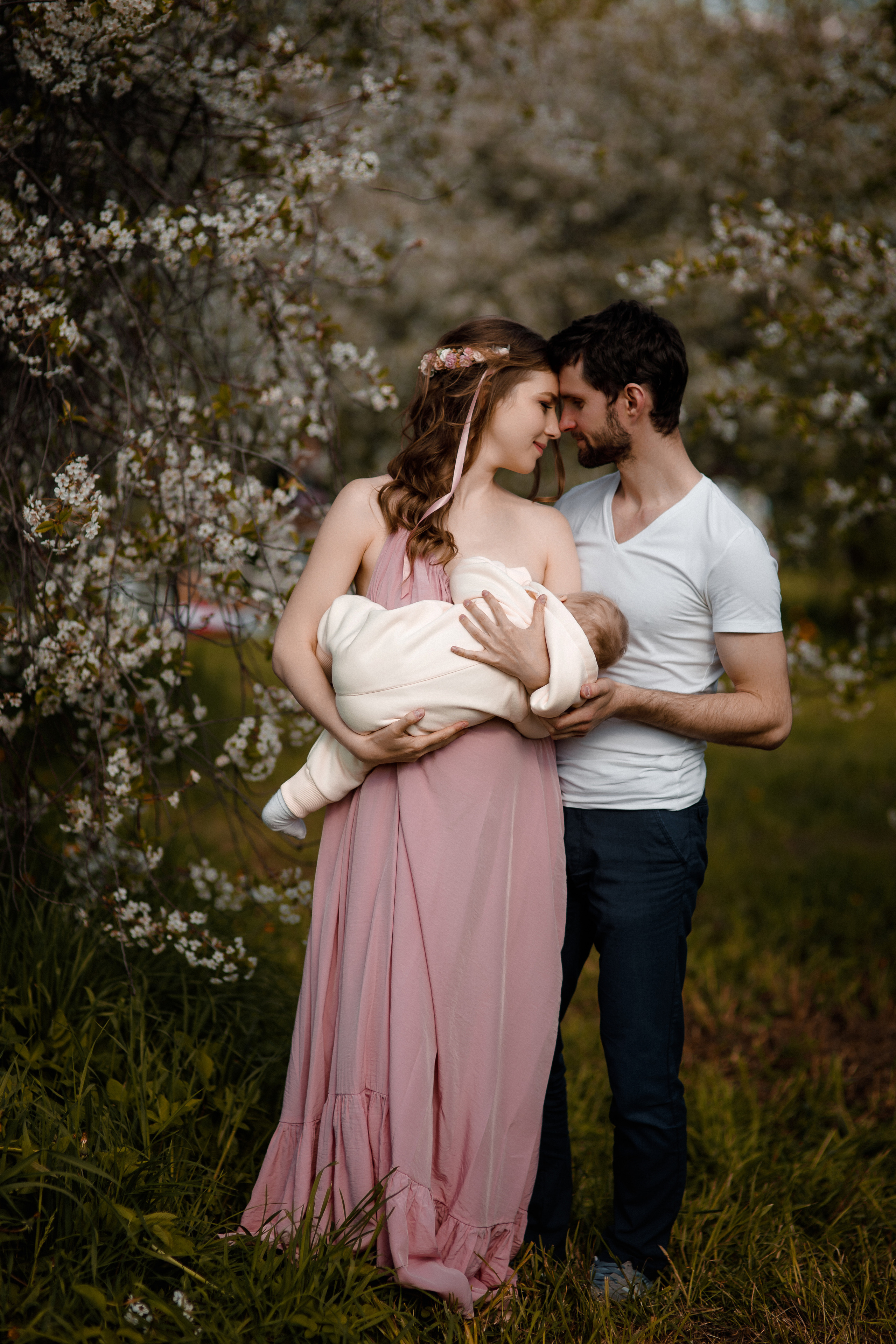 «Мадонна» в цветущих садах