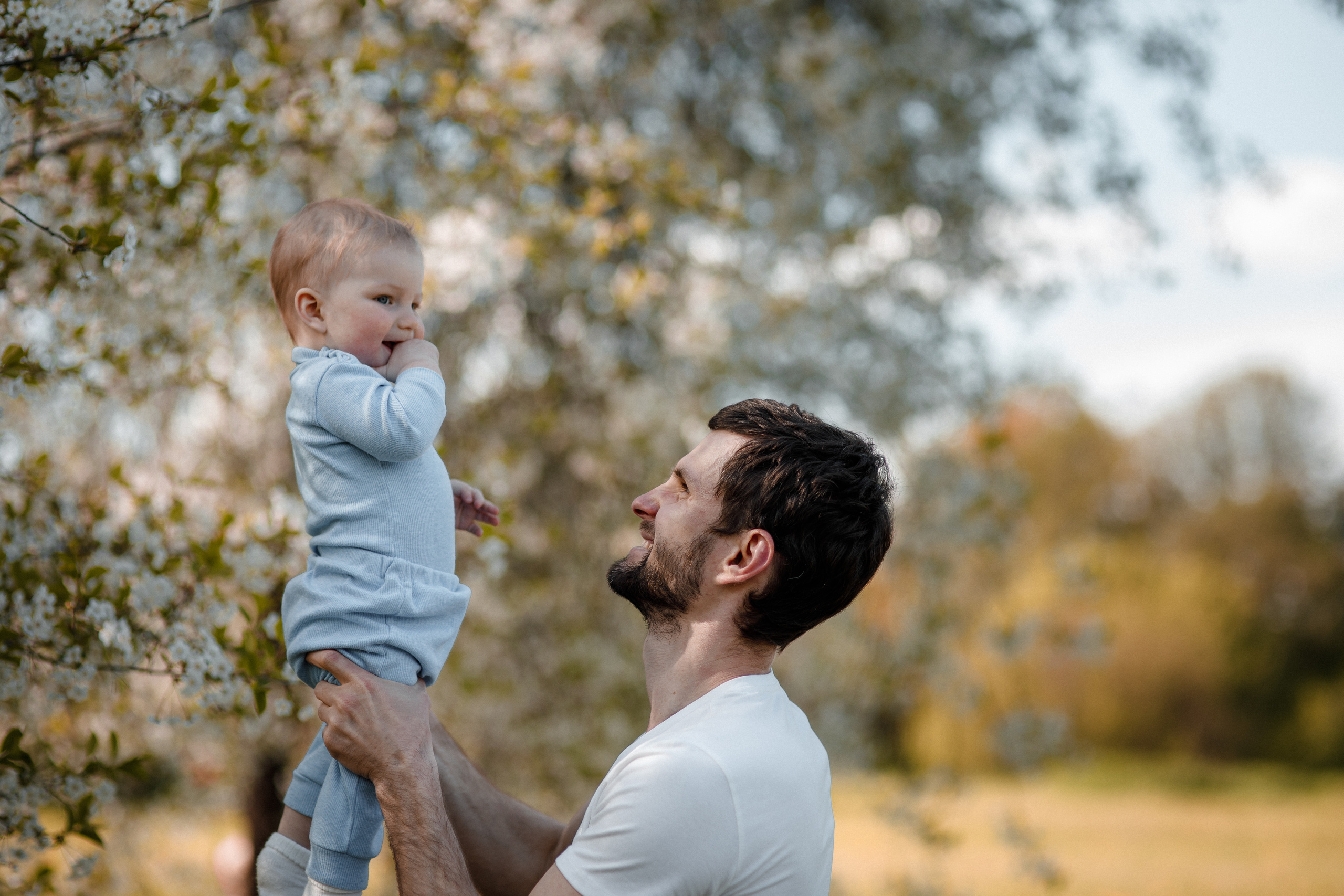 «Мадонна» в цветущих садах