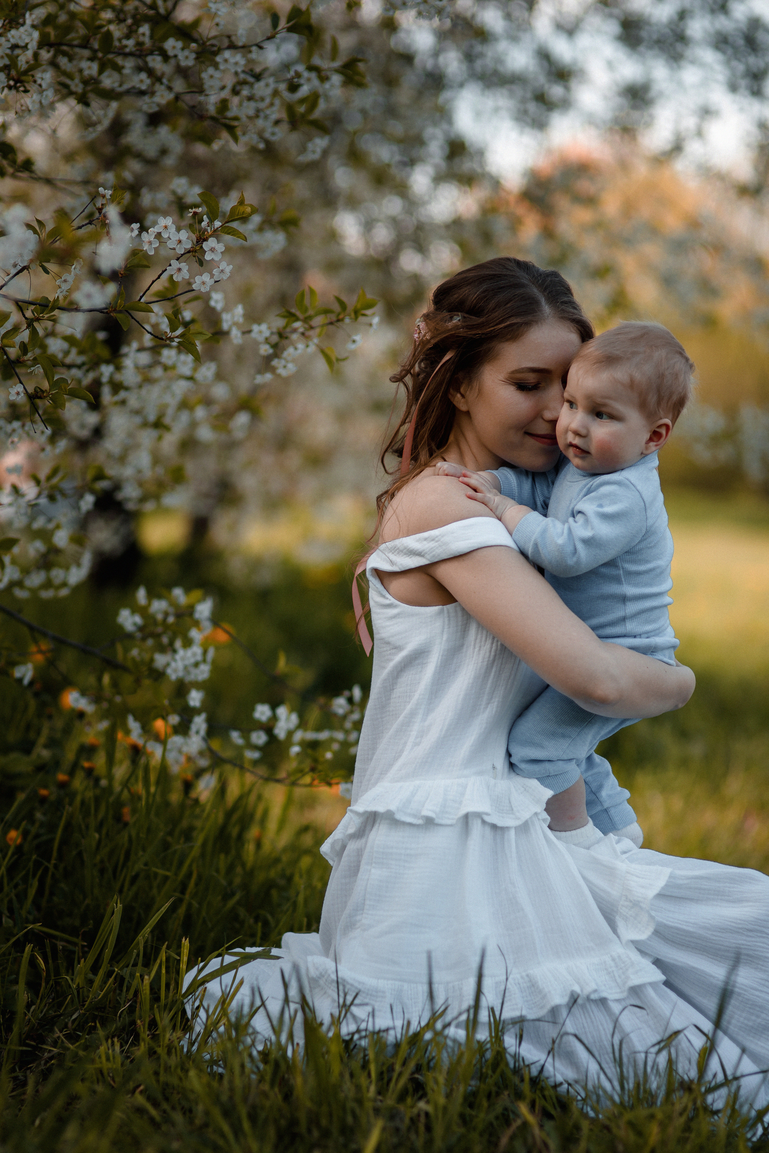 «Мадонна» в цветущих садах