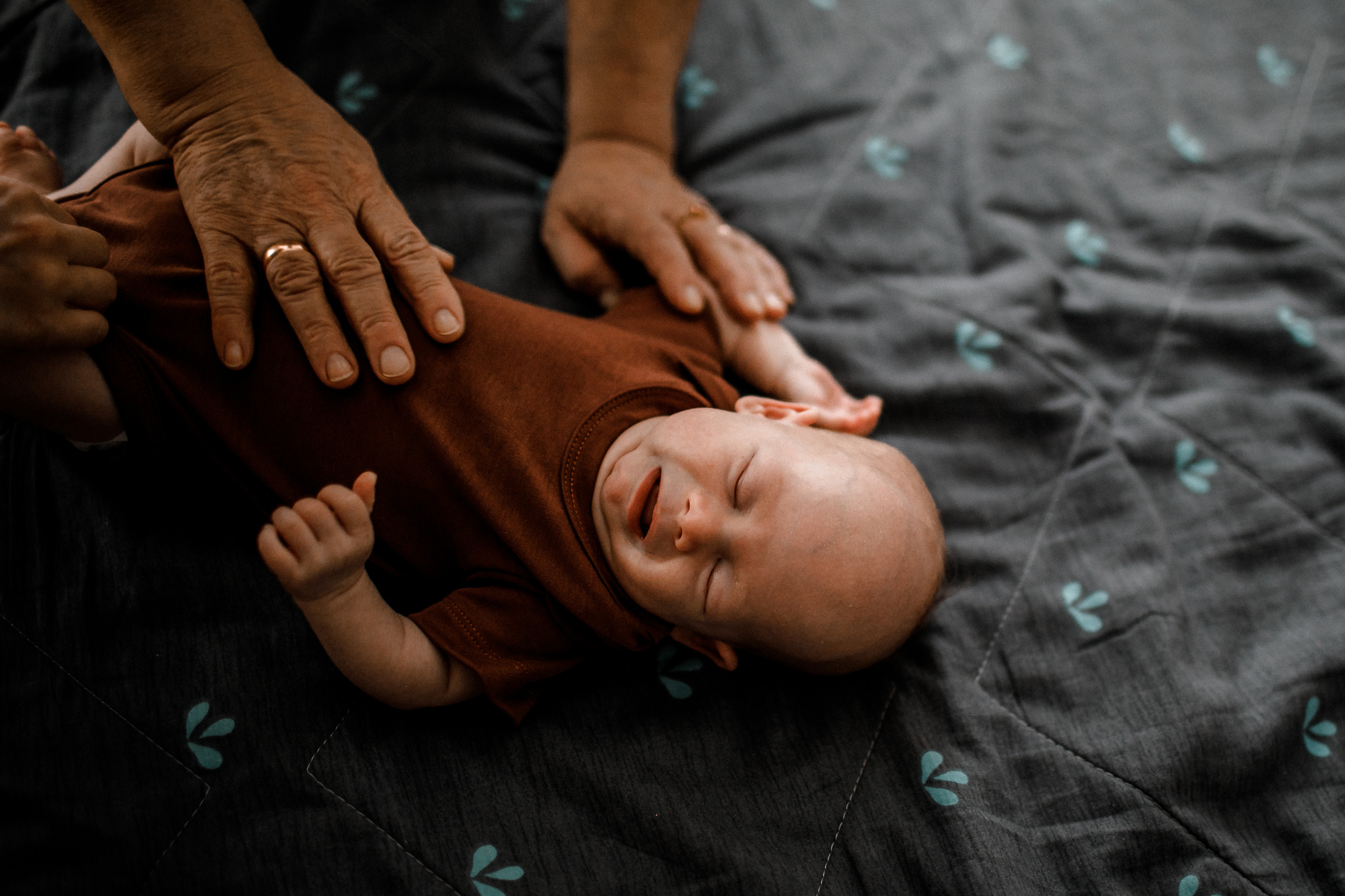 Фотосессия новорожденного дома Москва