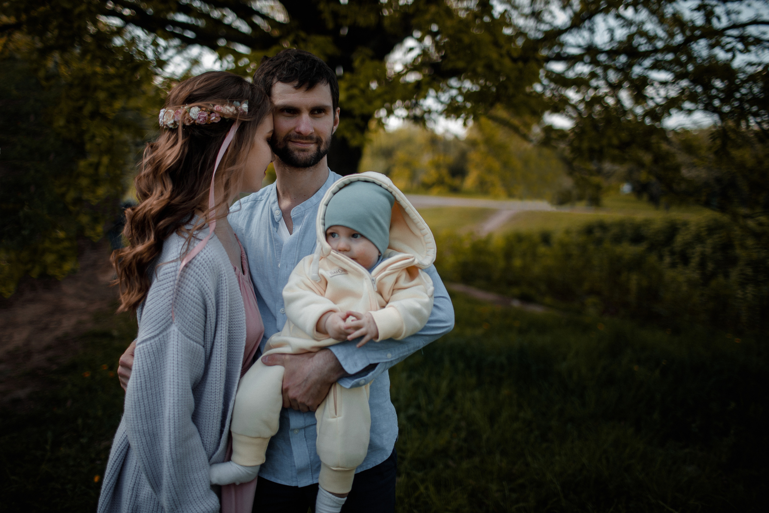 «Мадонна» в цветущих садах