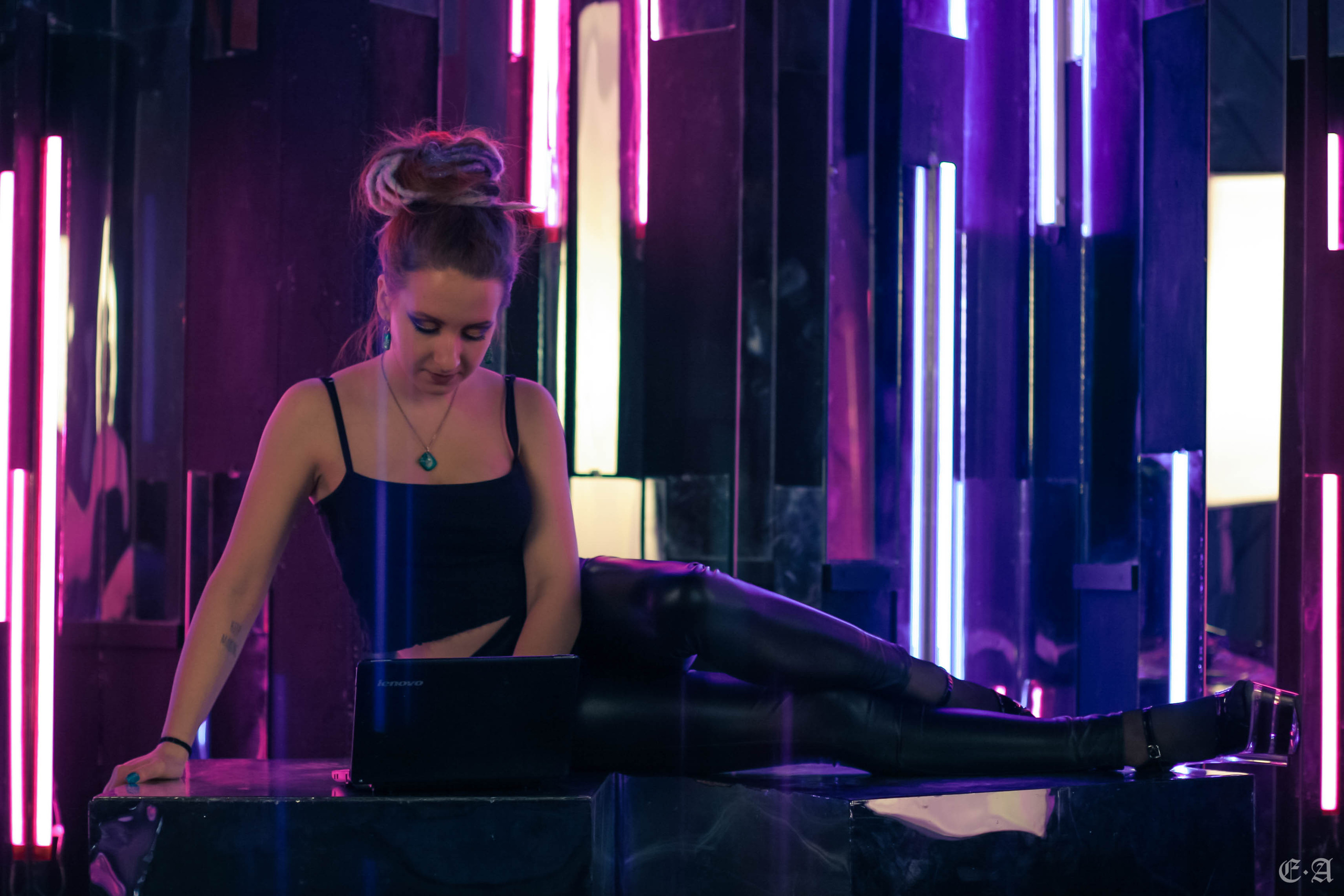 Девушка сисадмина. Фотограф Ellairen