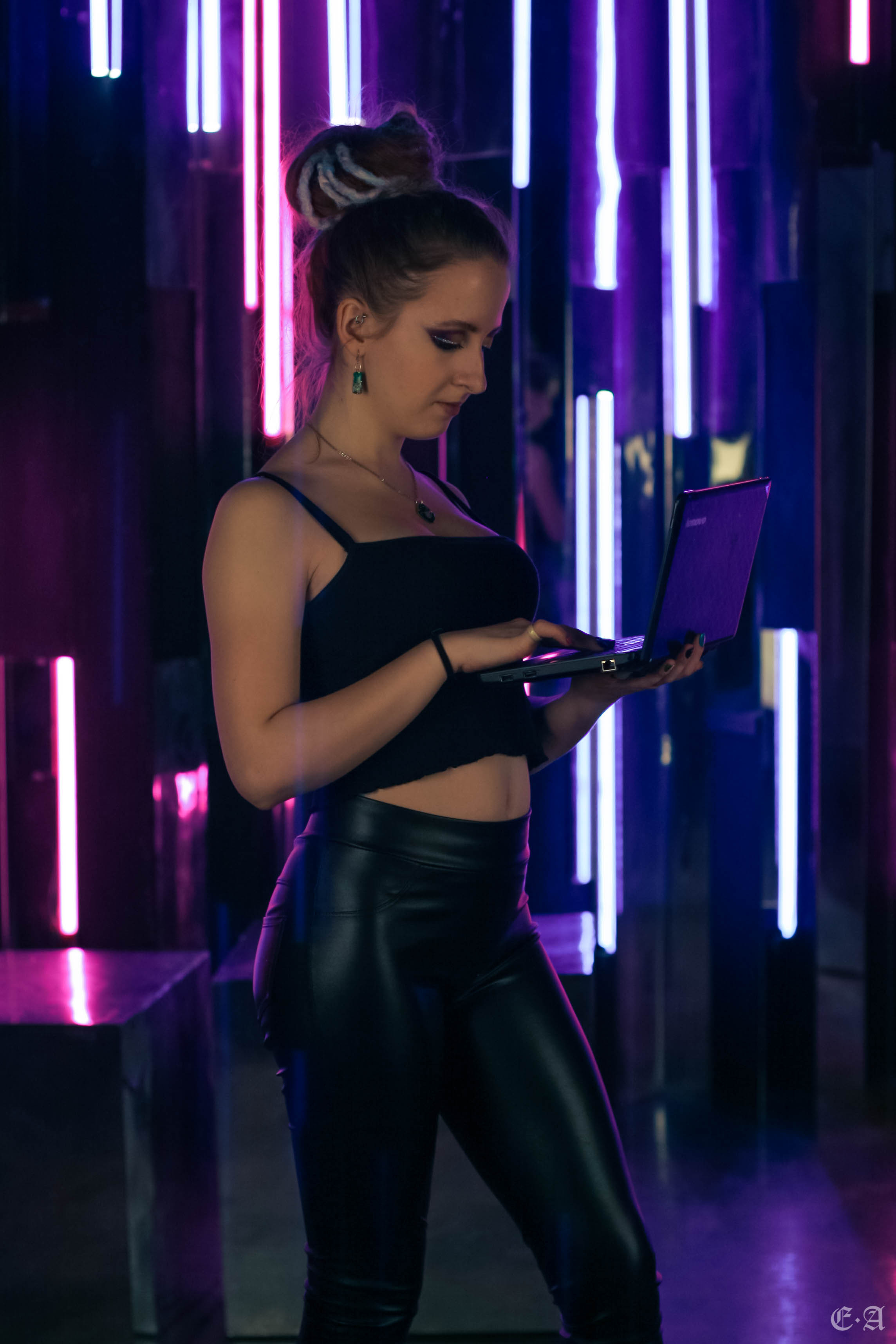 Девушка сисадмина. Фотограф Ellairen