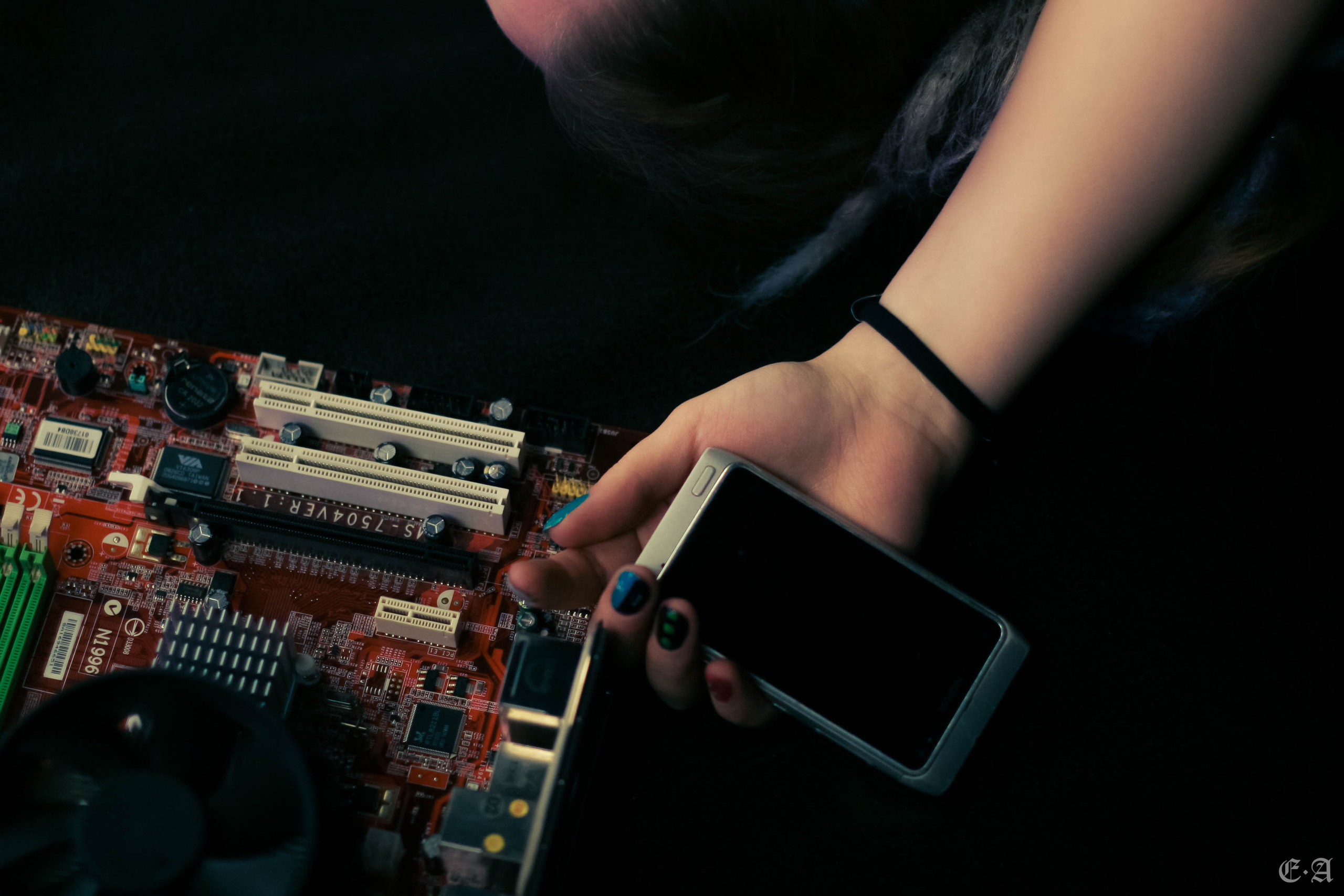 Девушка сисадмина. Фотограф Ellairen