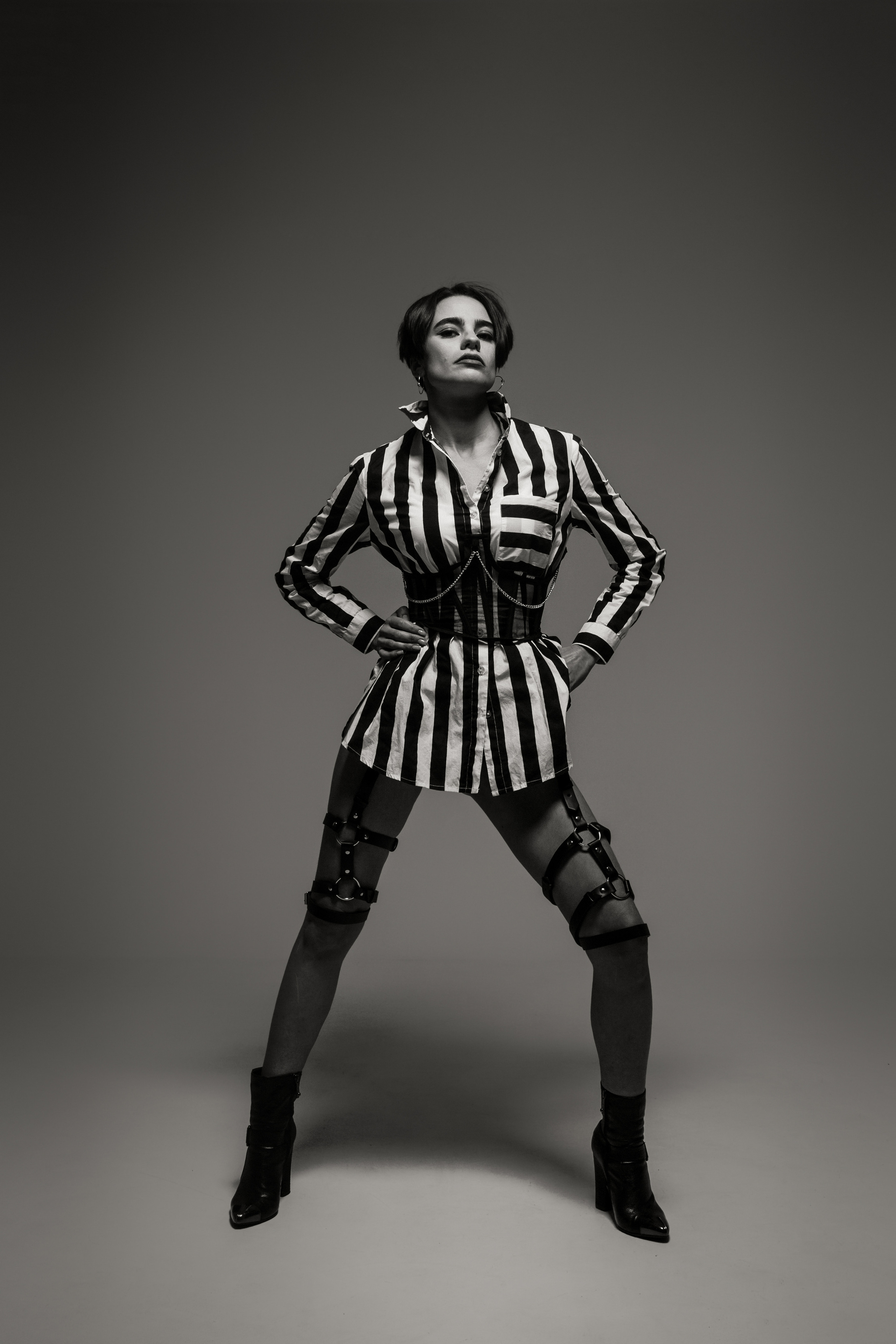 идеи для фотосессии в студии для девушки