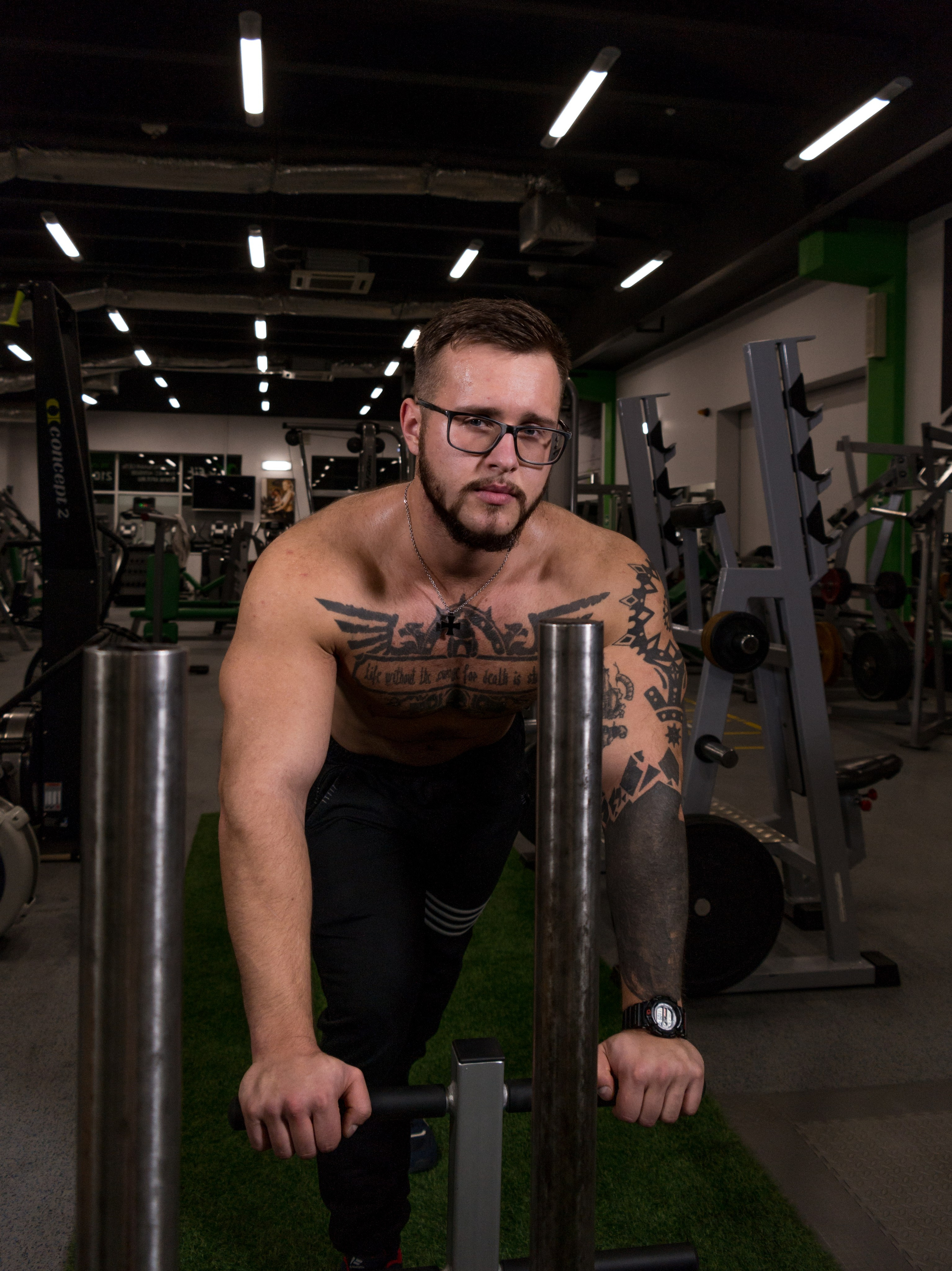 Контент-фотосъемки для экспертов и фитнес тренеров. AI Фотограф Краснодар: мужские и женские фотосессии, стилизация съемки. Нейро-фотосессии онлайн