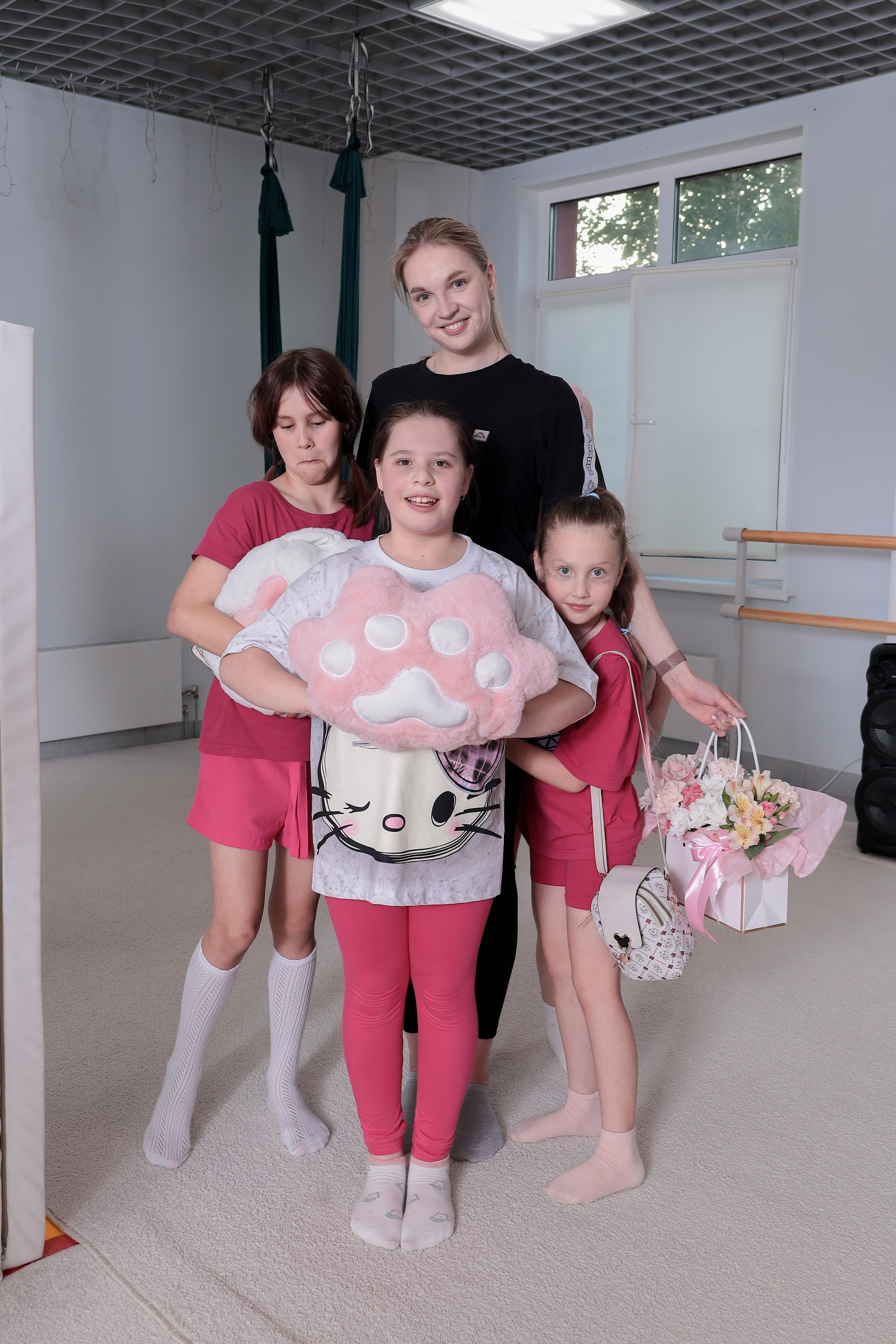 Детская аэройога. Фотограф Надршина Лилия