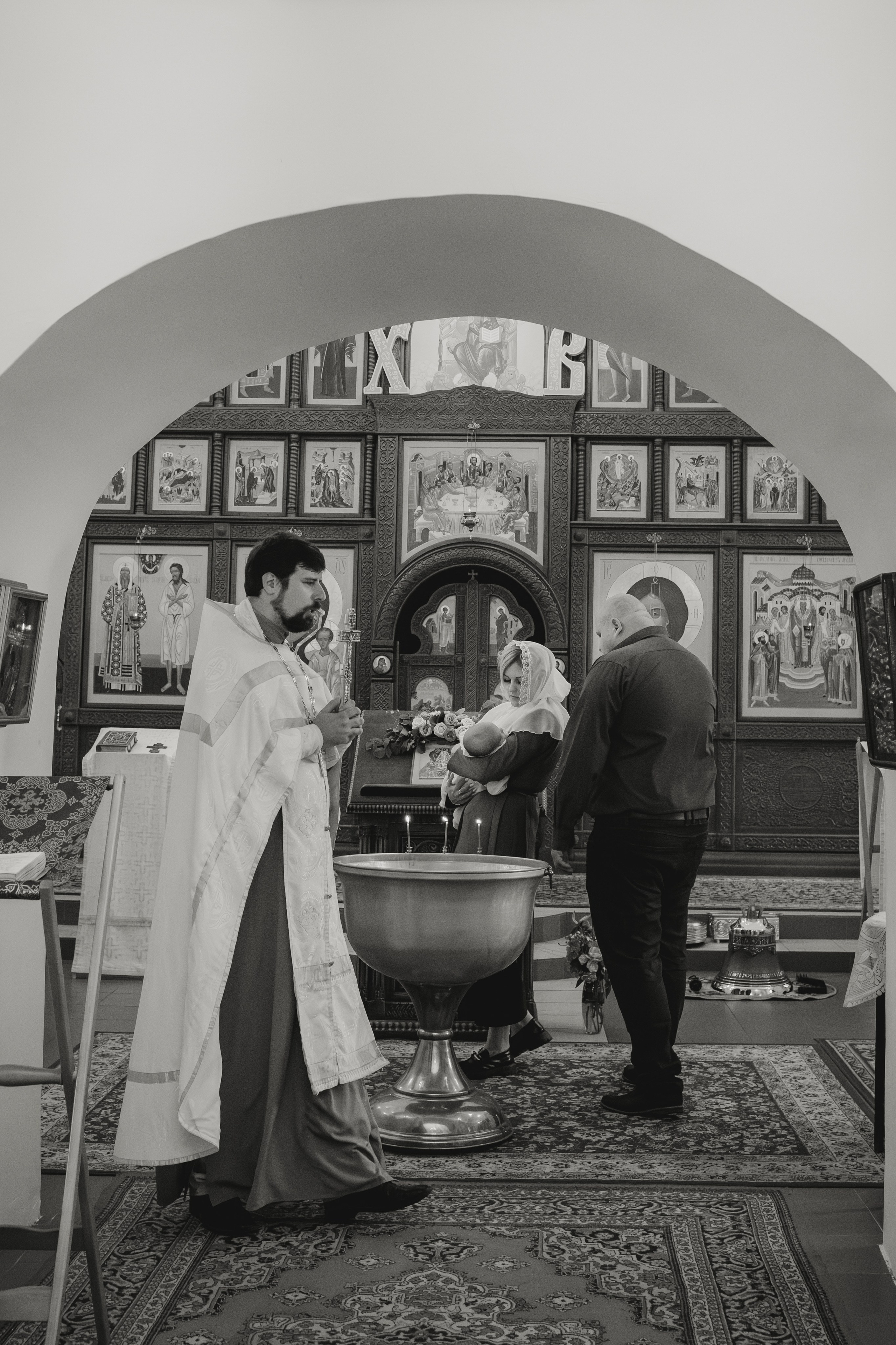 Таинство Крещения малыша в храме Воскресения Христова, с. Трубино (Калужская обл.). Надежда Стар семейный и церковный фотограф в Жукове и Калужской области