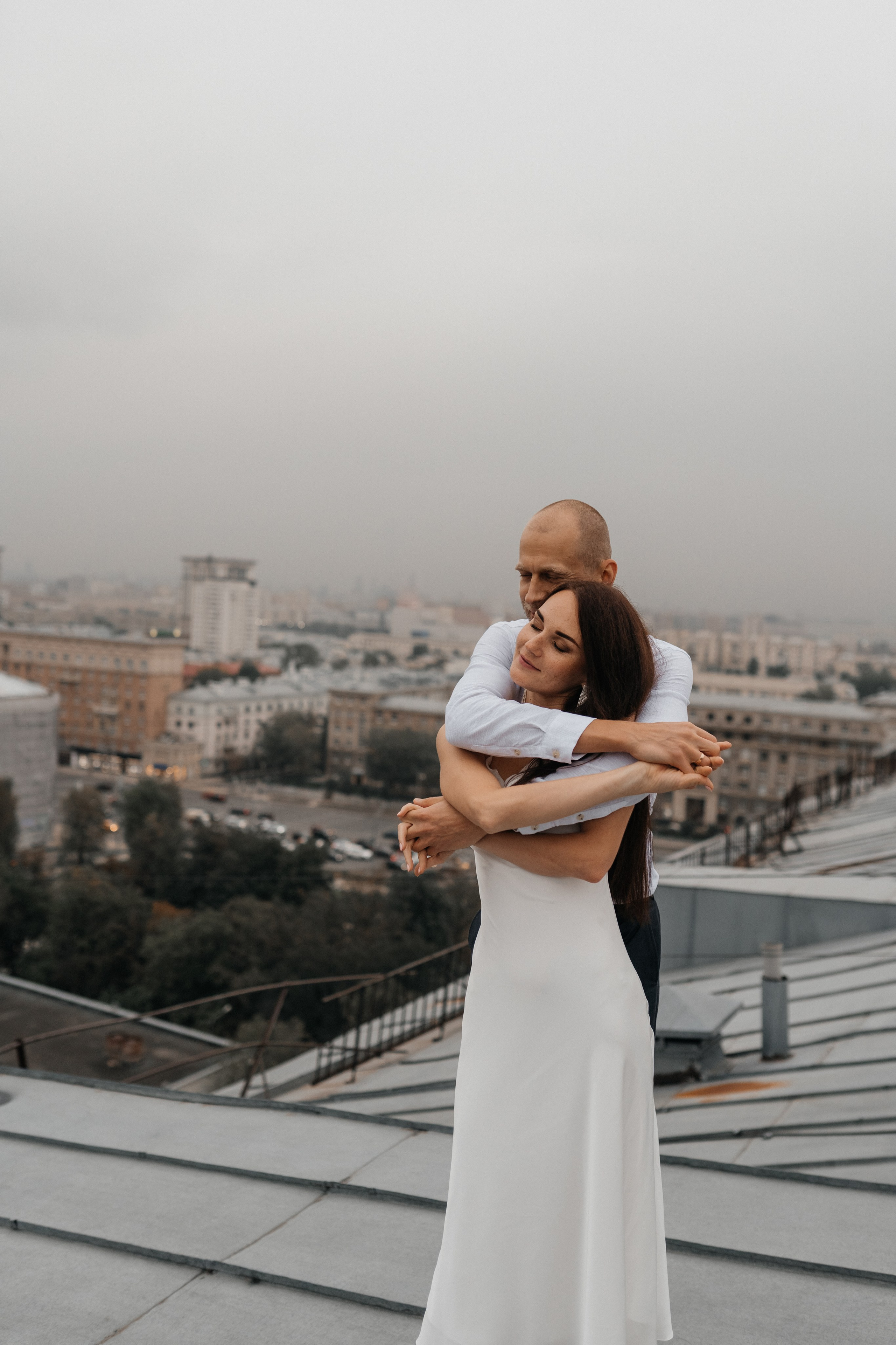 Свадебная прогулка «На крыше». Семейный и свадебный фотограф в Москве Виктория Махова