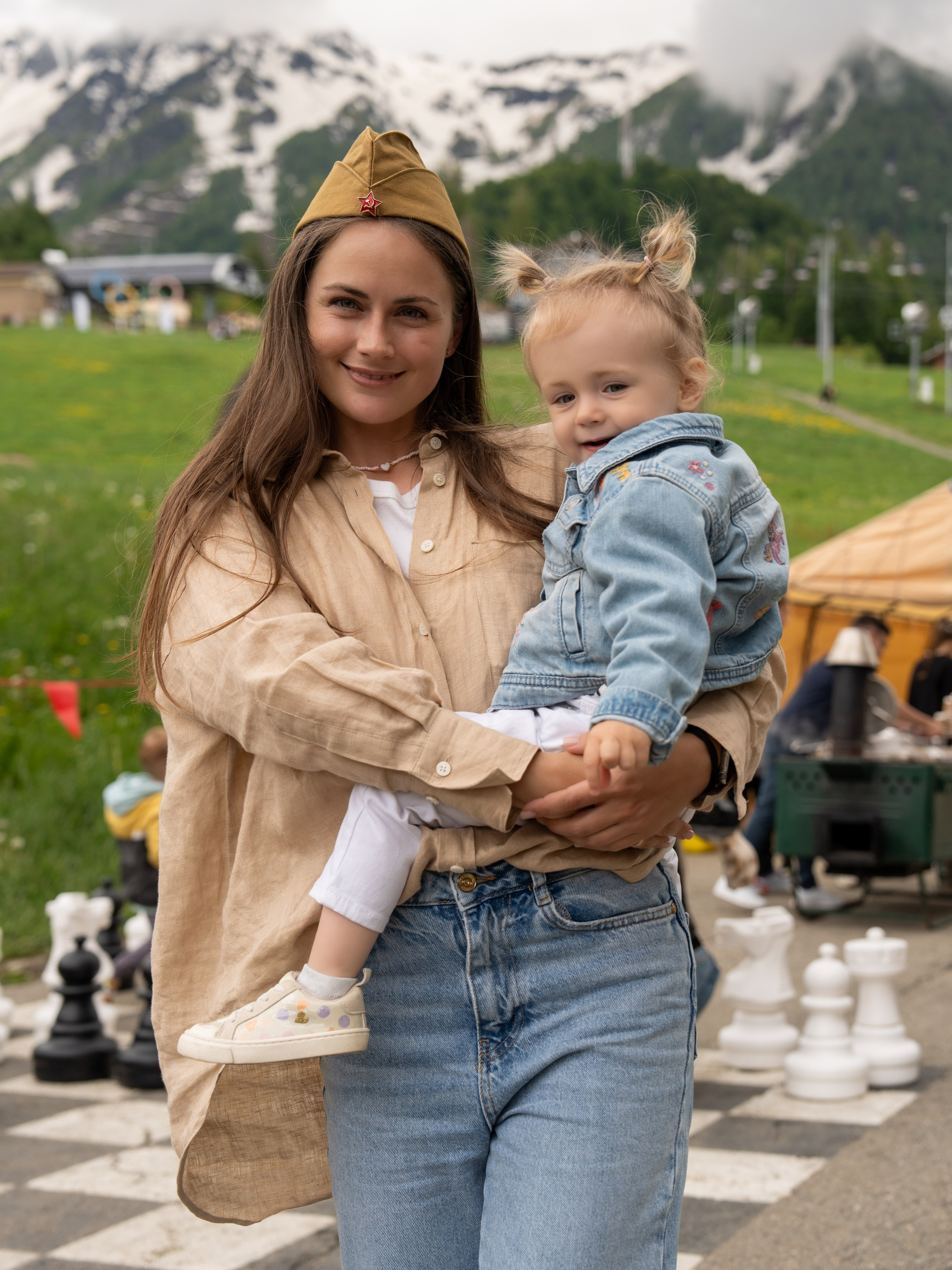 Шествие бессмертного полка 9 мая 2024 Rosa Springs. Репортажный фотограф в Красной Поляне и Сочи Павлюченко Екатерина