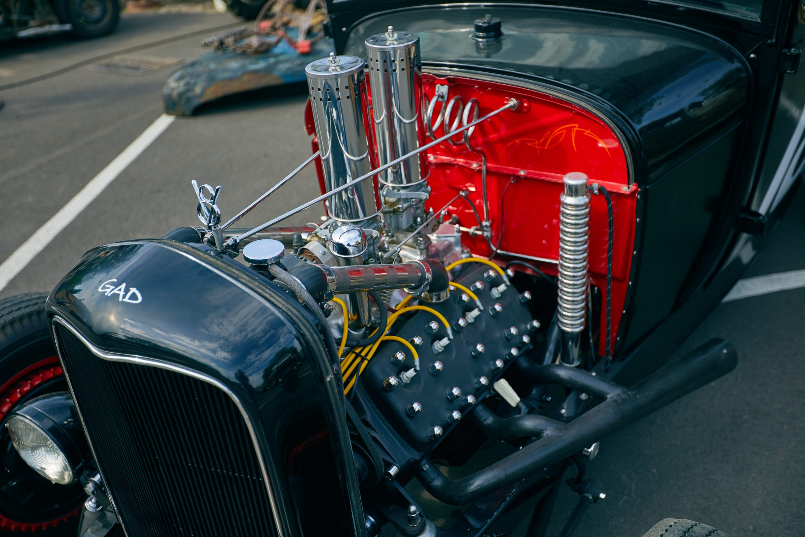 Hot rod v-8 engine