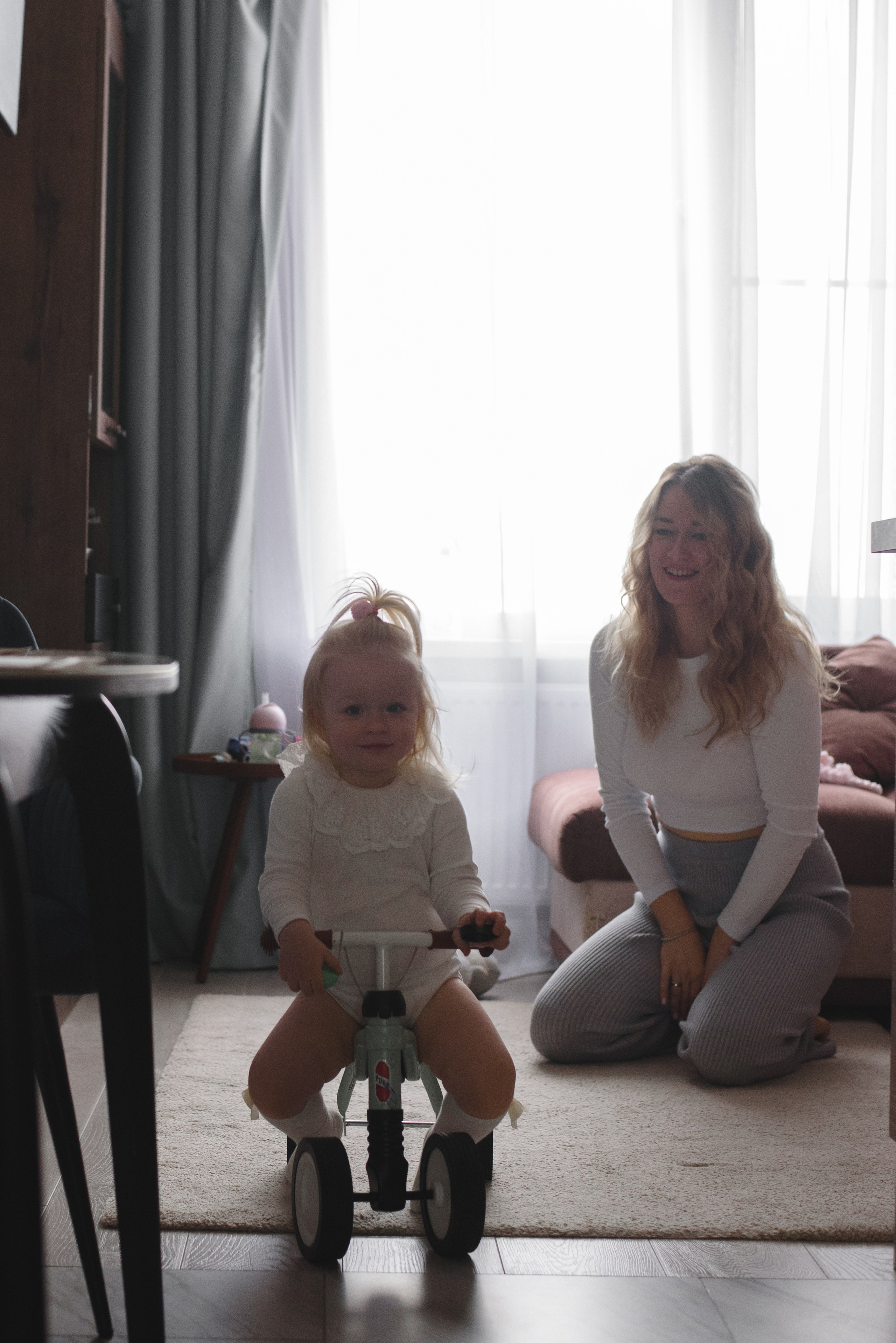 Home photo shoots in Montenegro. Photographer of newborns and children up to a year in Montenegro