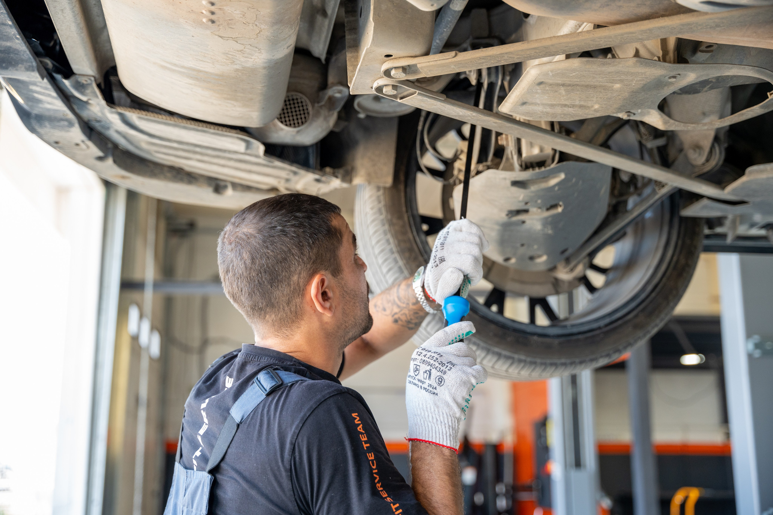 Интерьерная фотосъемка автосервиса Fit Service в Краснодаре — сеть СТО Профессиональная фотосъемка интерьера техцентра в Краснодаре. Шедевры для Вас! Фотограф и Видеограф в Краснодаре Пахиев Руслан