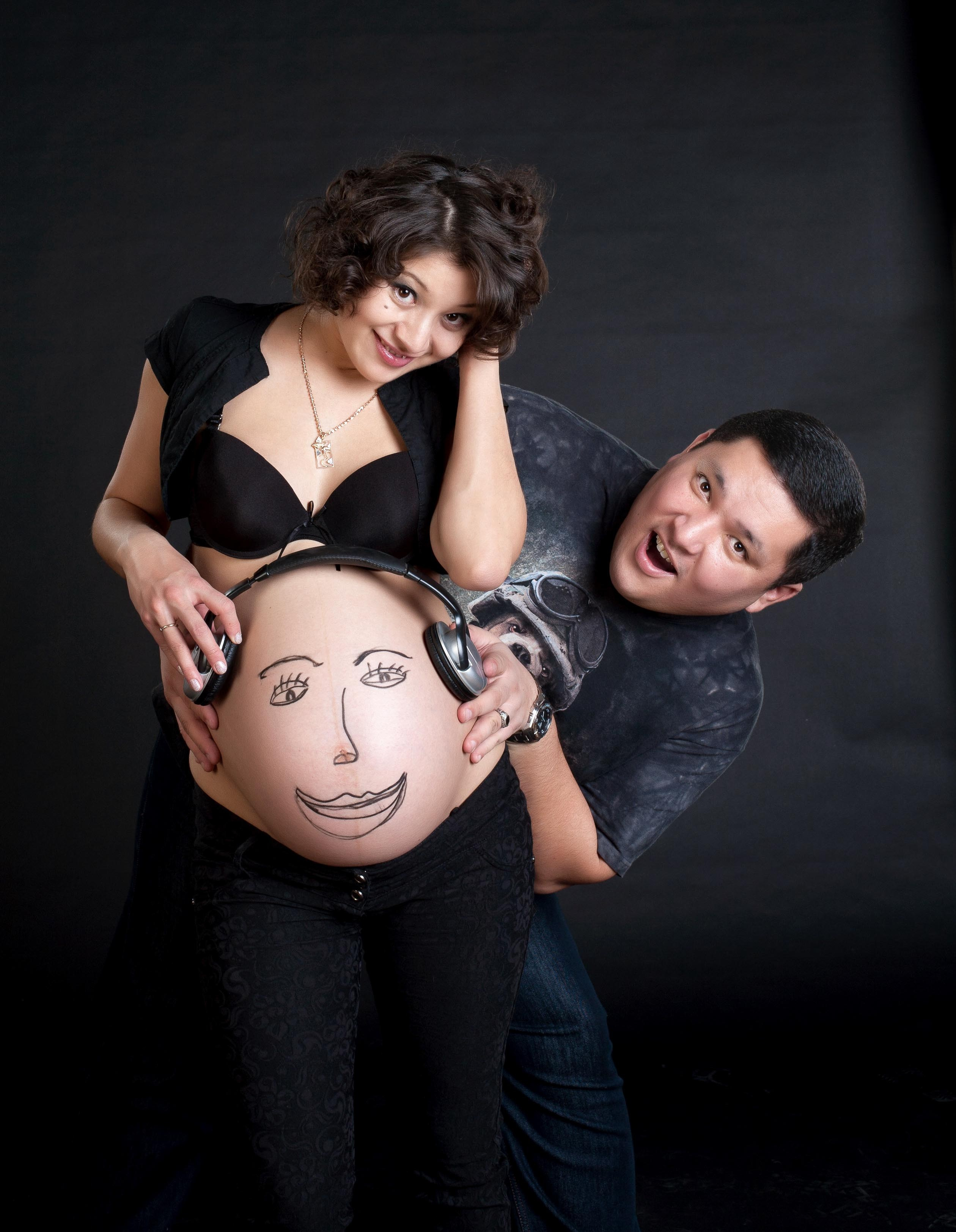 Профессиональная фотосессия беременности. Фотостудия Алматы. Семейная и детская фотостудия Family studio.Фотограф Алматы