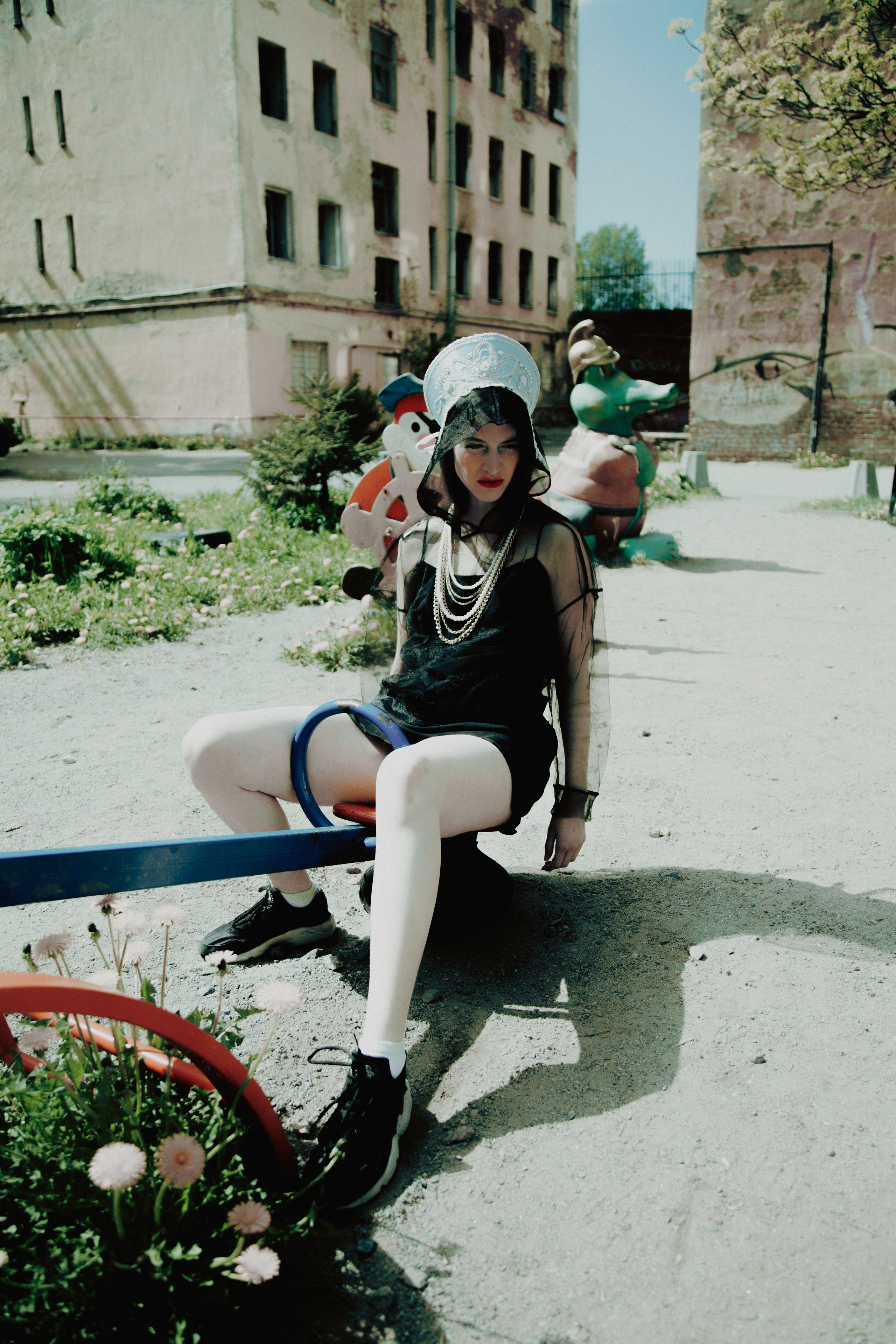 Кокошник в заброшках. Креатор Ольга Яш