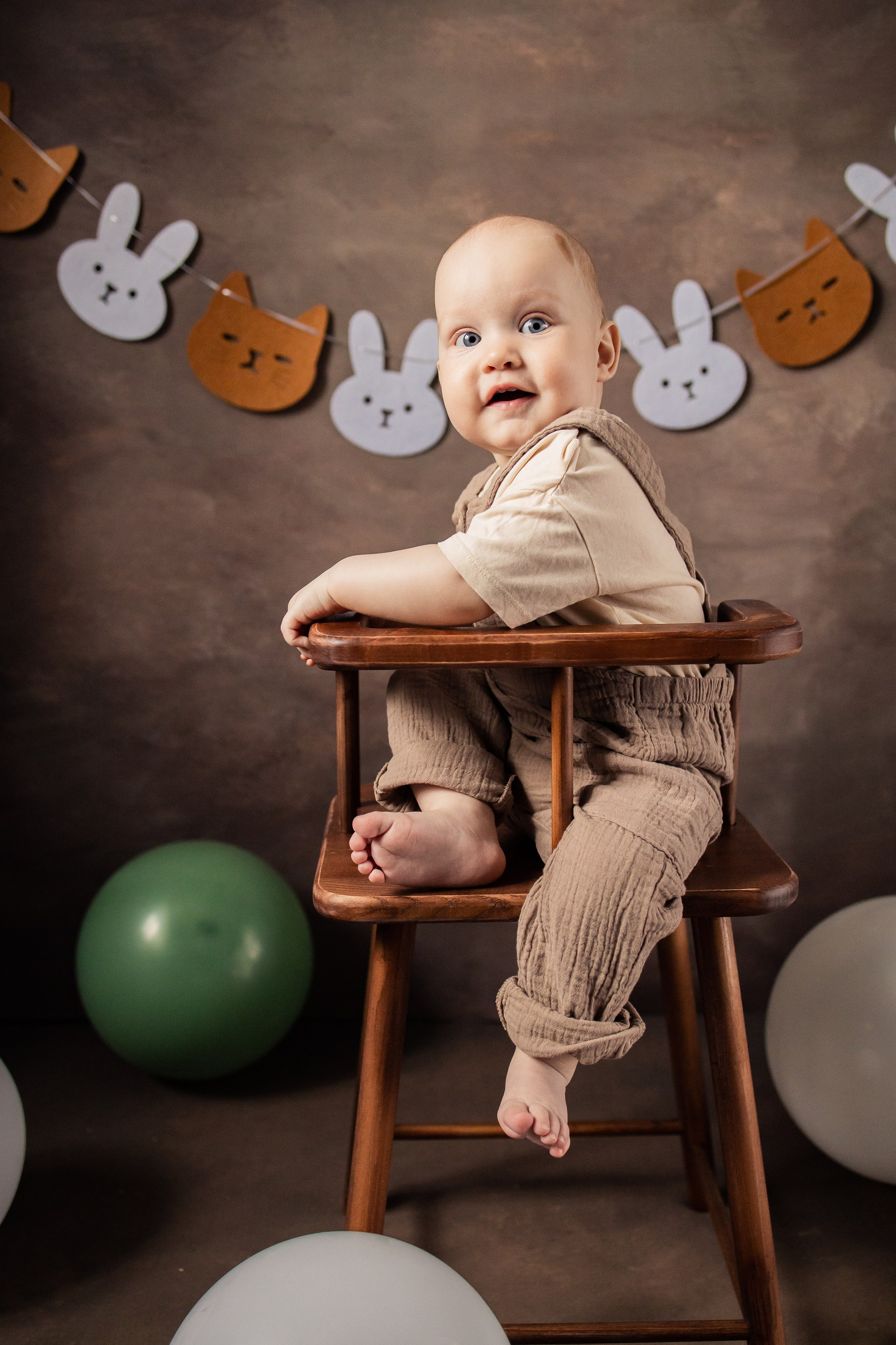 Мишка в стульчике. Детский и семейный фотограф в Пушкино, Мытищи, Москва Сергеева Светлана