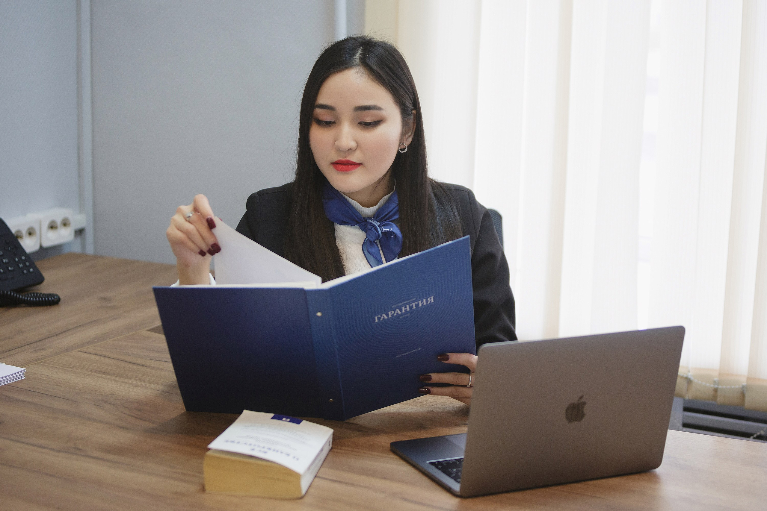 ДЕЛОВЫЕ. Roman Photo