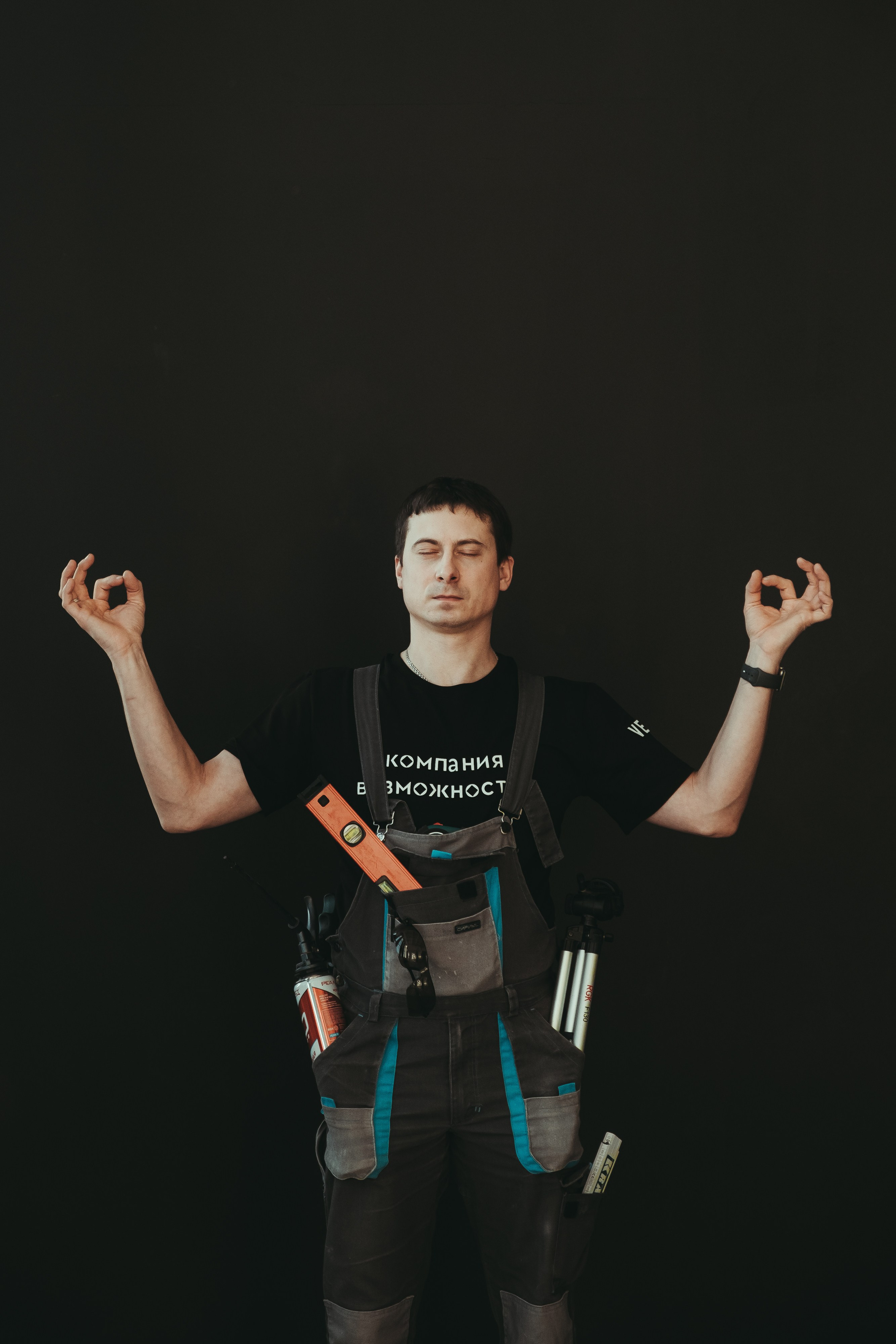 Монтажник ПВХ окон. Свадебный фотограф в Саратове Сторожев Слава