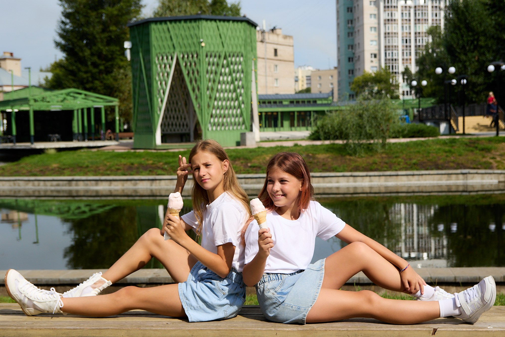 Подружки (прогулка в парке «Изумрудный»). Ольга Крынина. Ваш фотограф в Барнауле