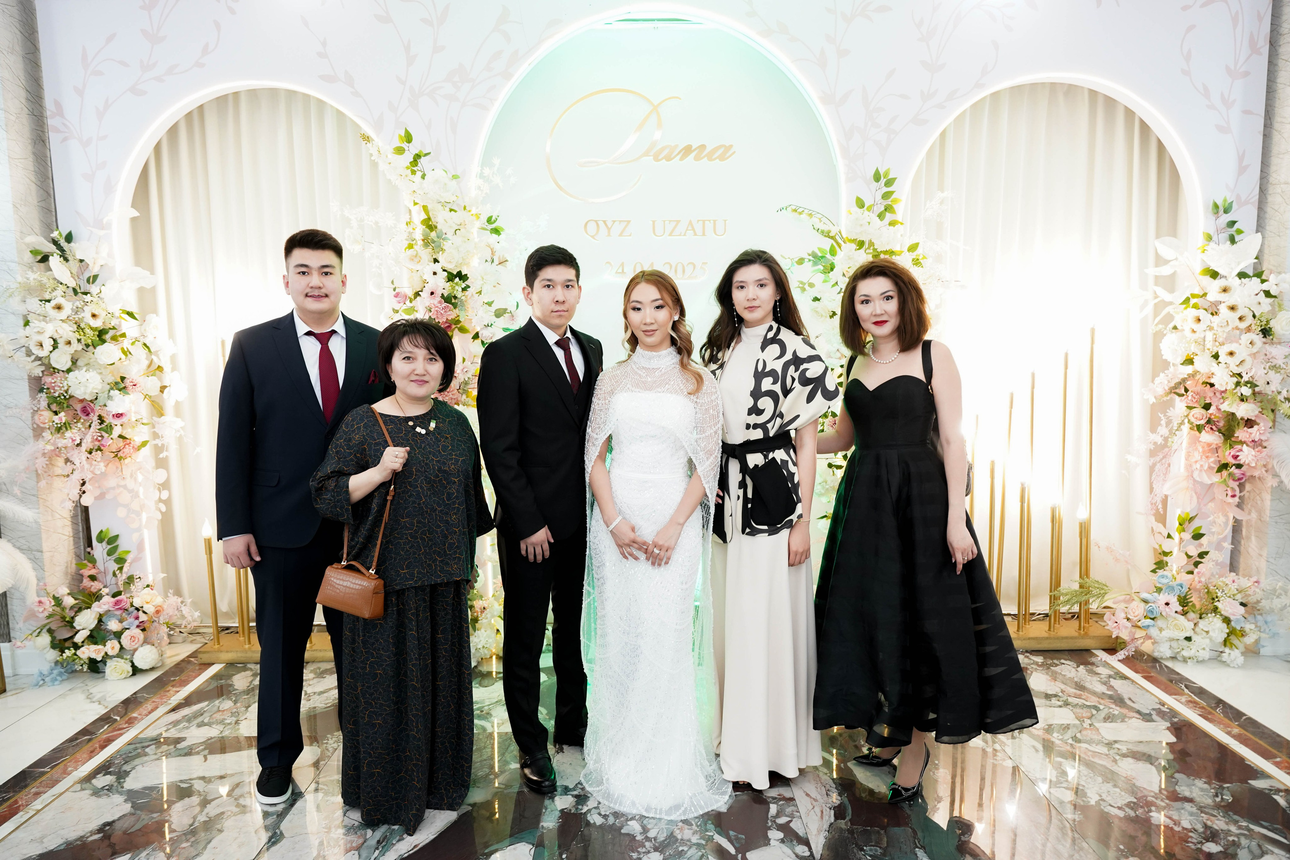 Dana uzatu. Фотограф Ернар Ержанов