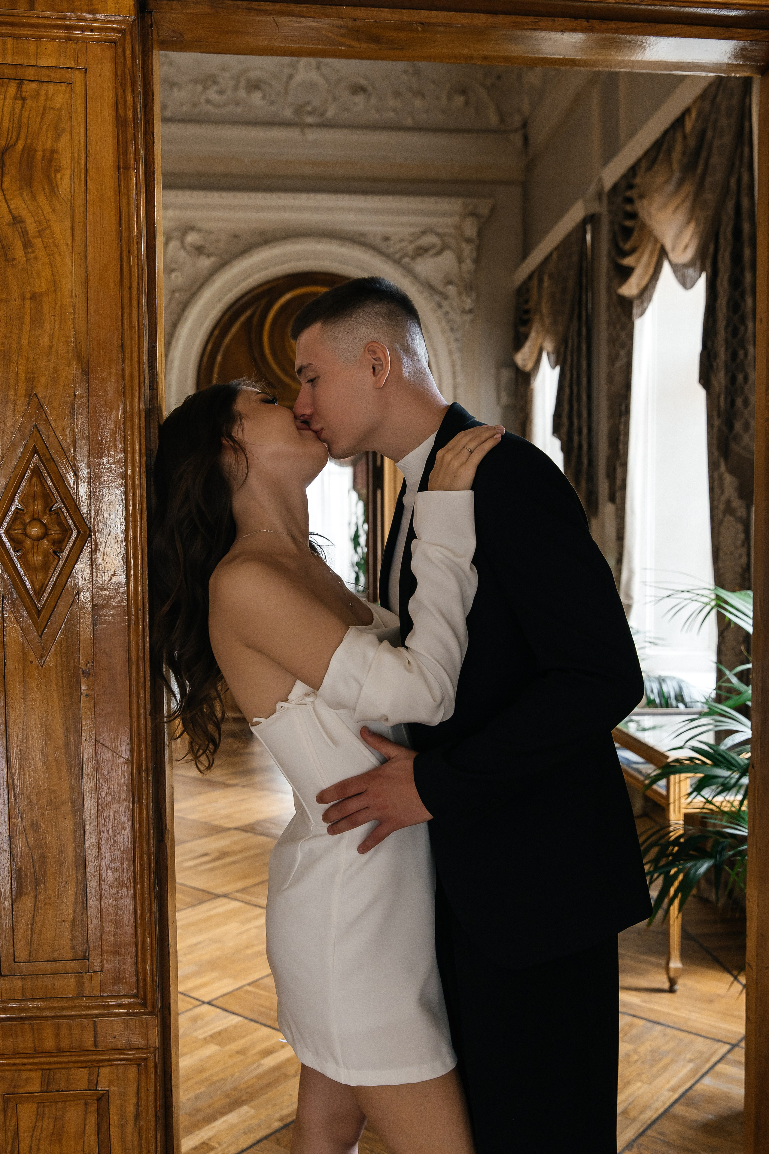 Свадебная фотосессия в Библиотеке-читальне им. А. С. Пушкина. Фотограф и видеограф Анна Домашенко