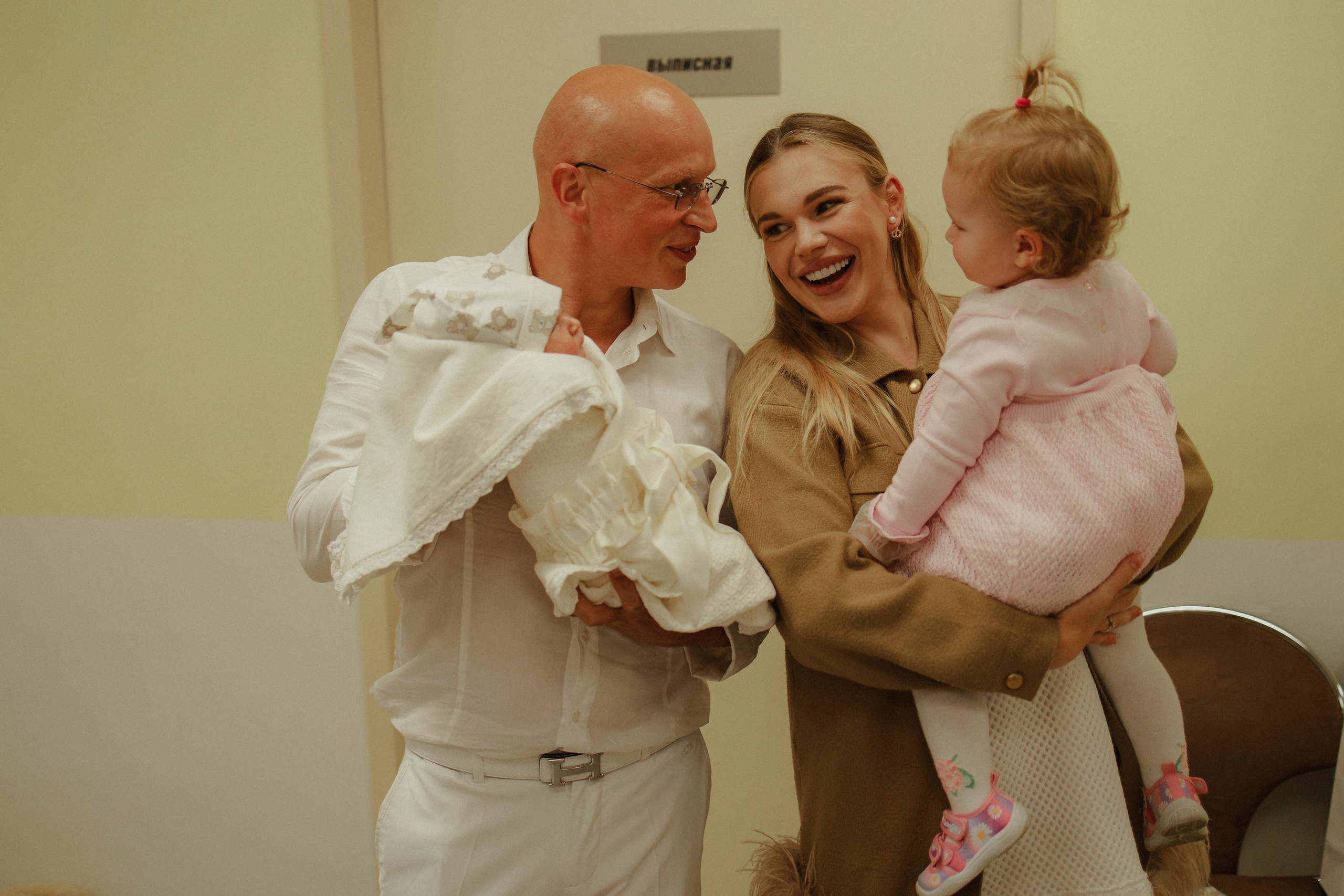Выписка Милании. Семейный фотограф, фотограф новорожденных в Москве, Анастасия Федяева