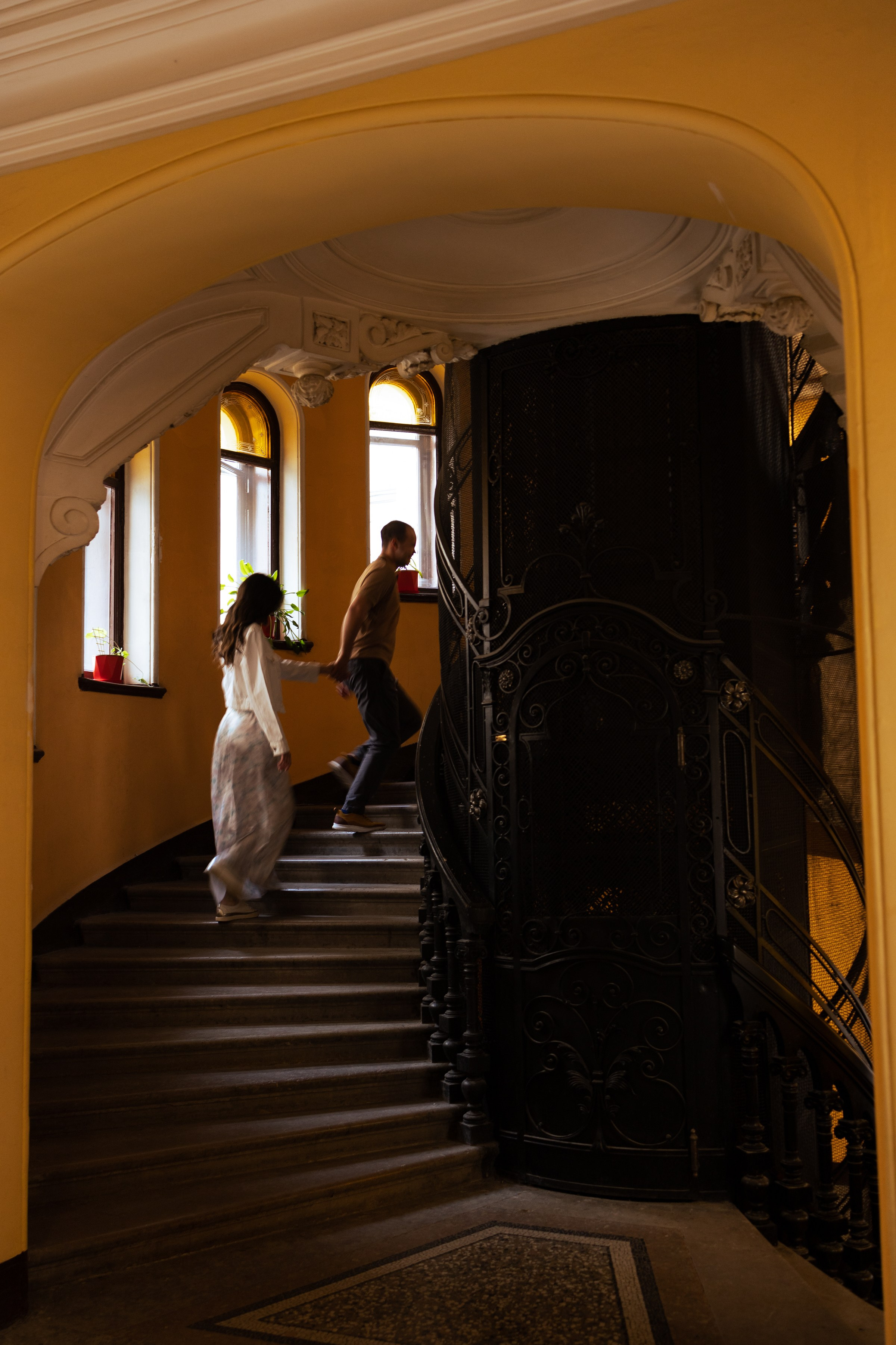 Парадная для двоих. Портретный фотограф СПб, бизнес-портрет, контент-фотосессия