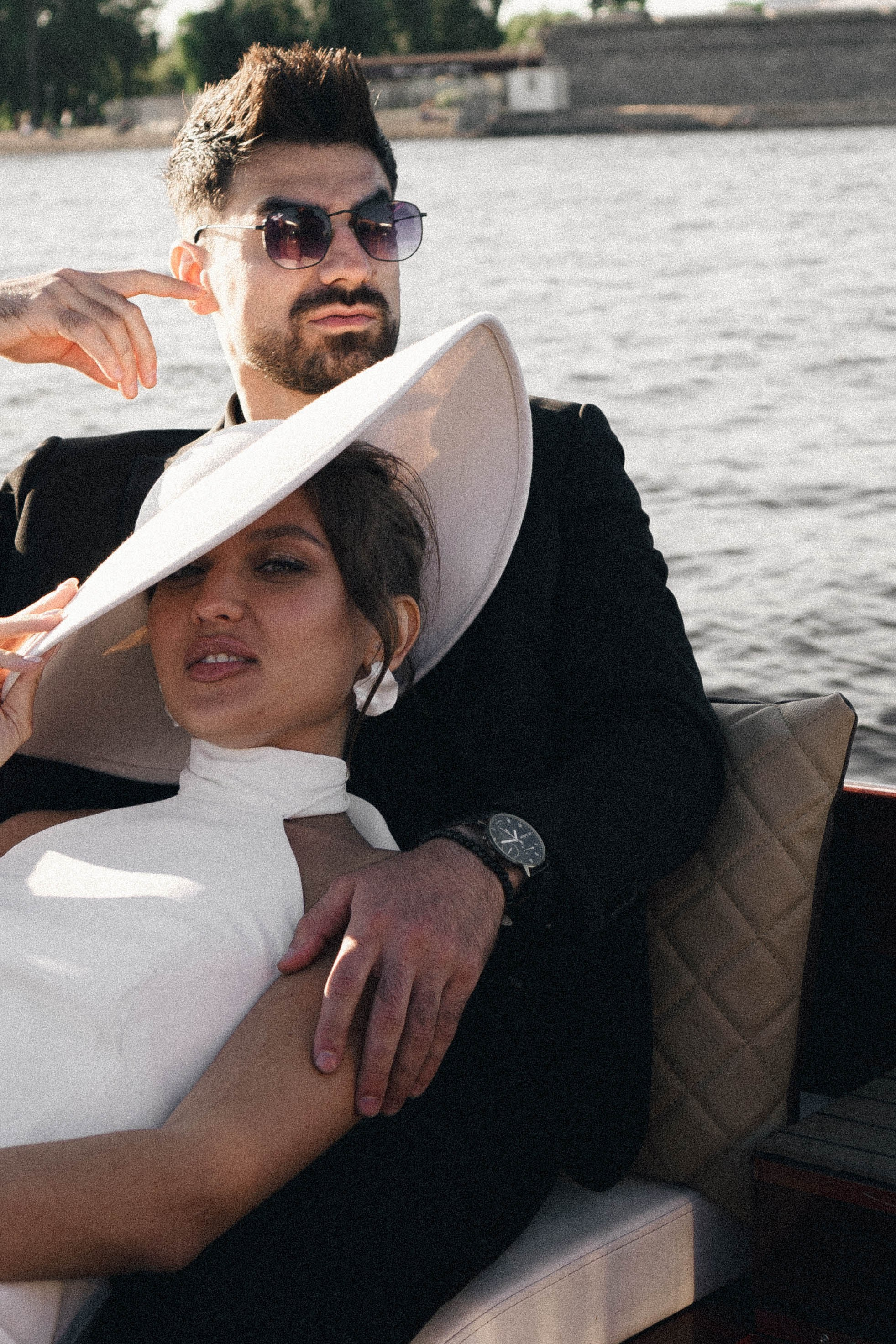 СВАДЕНБНАЯ СЬЕМКА НА КАТЕРЕ ПО КАНАЛАМ САНКТ-ПЕТЕРБУРГА И В АКВАТОРИИ НЕВЫ. Профессиональный фотограф, Санкт-Петербург — Виктория Богомолова