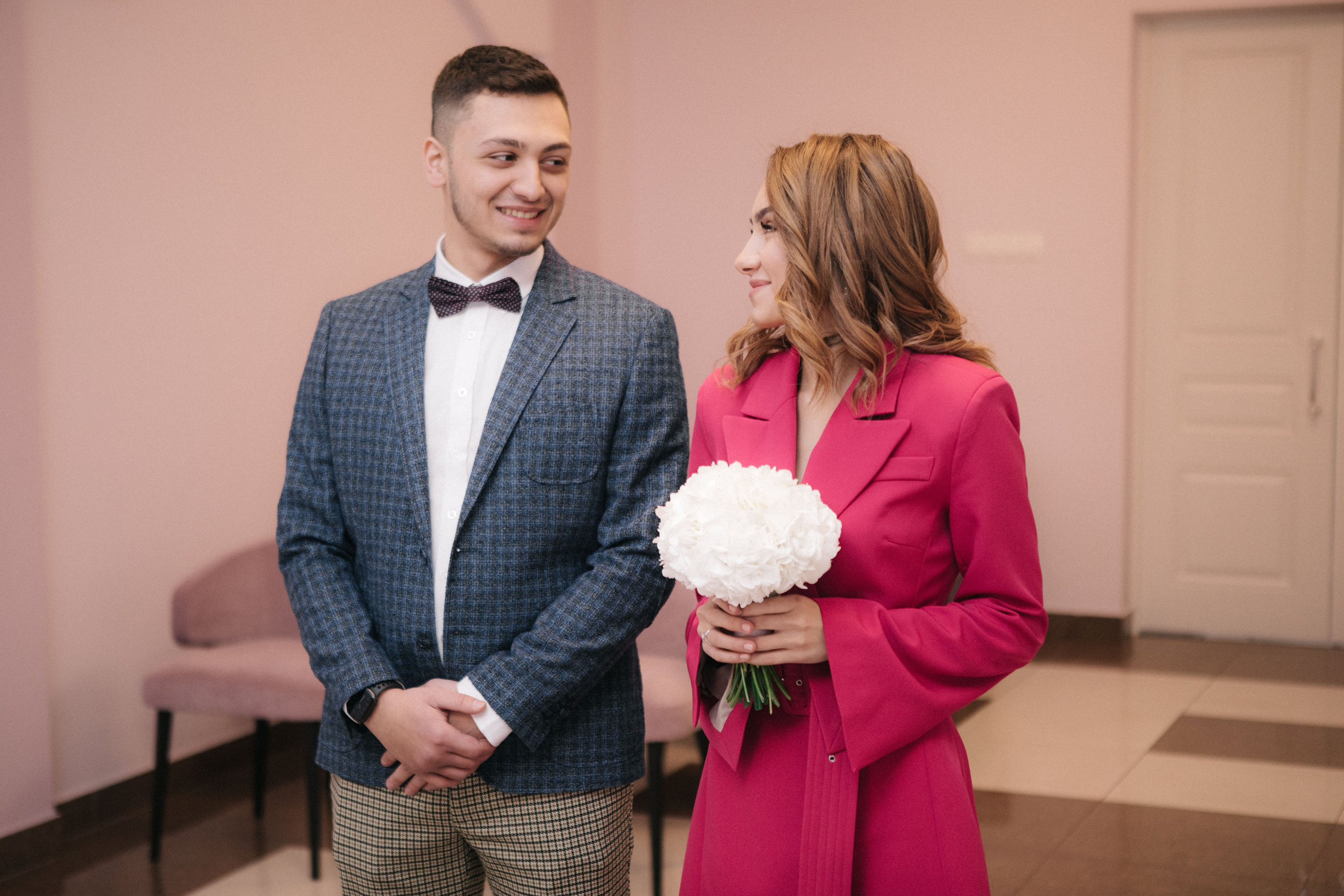 Мадина и Эрмиль. Кутузовский ЗАГС и фотосессия в фотостудии. Свадебный и портретный фотограф в Москве Анастасия Масюк