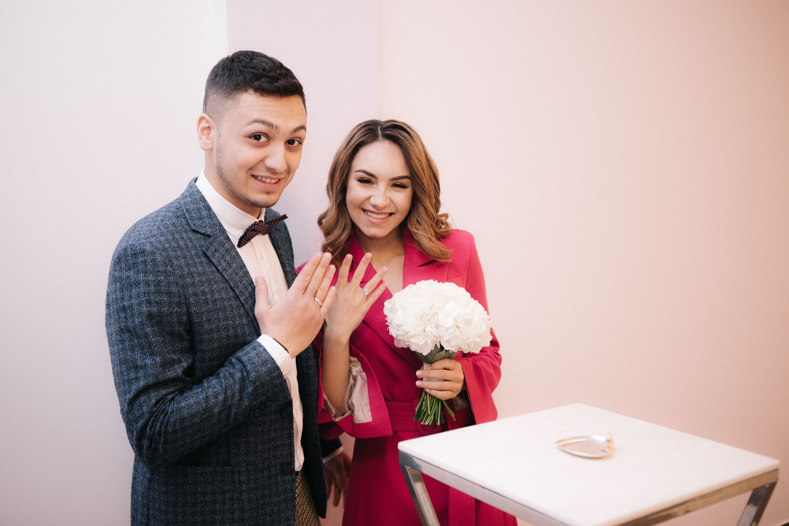Мадина и Эрмиль. Кутузовский ЗАГС и фотосессия в фотостудии. Свадебный и портретный фотограф в Москве Анастасия Масюк