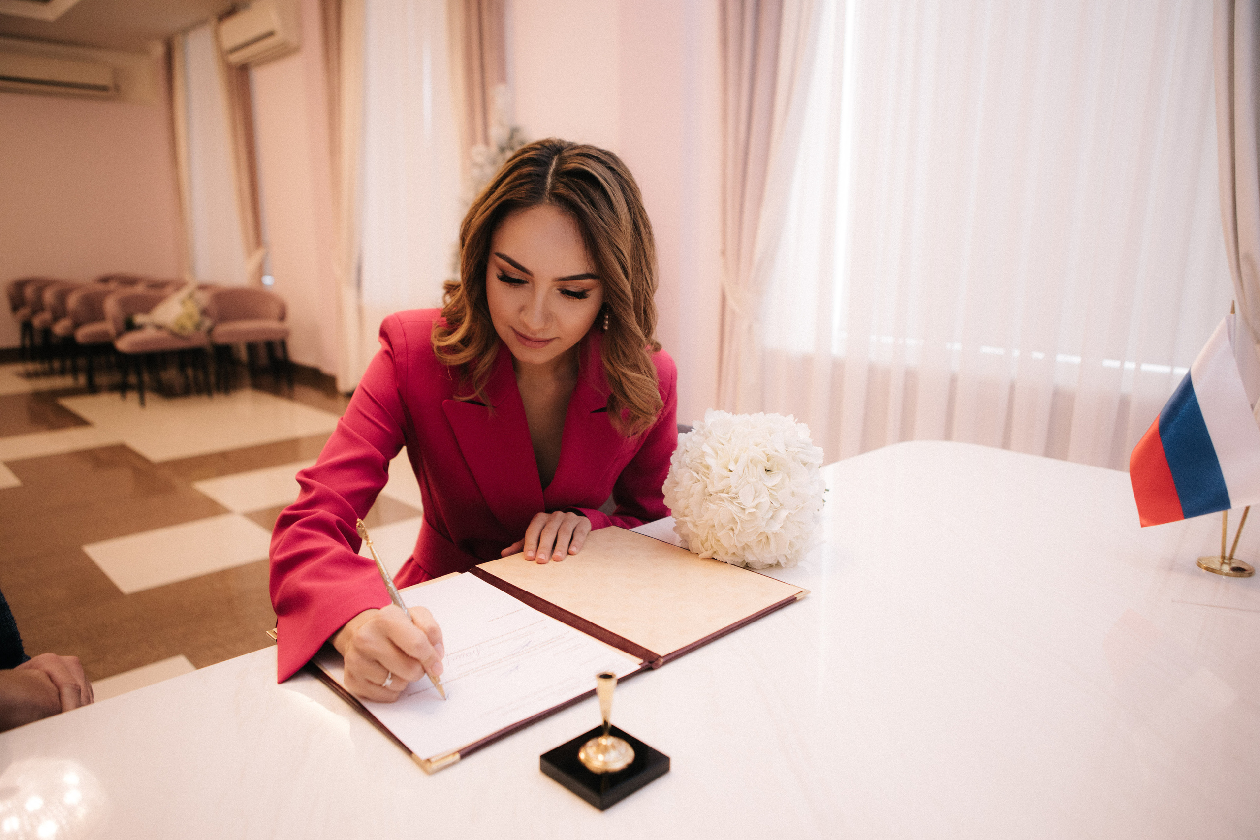 Мадина и Эрмиль. Кутузовский ЗАГС и фотосессия в фотостудии. Свадебный и портретный фотограф в Москве Анастасия Масюк